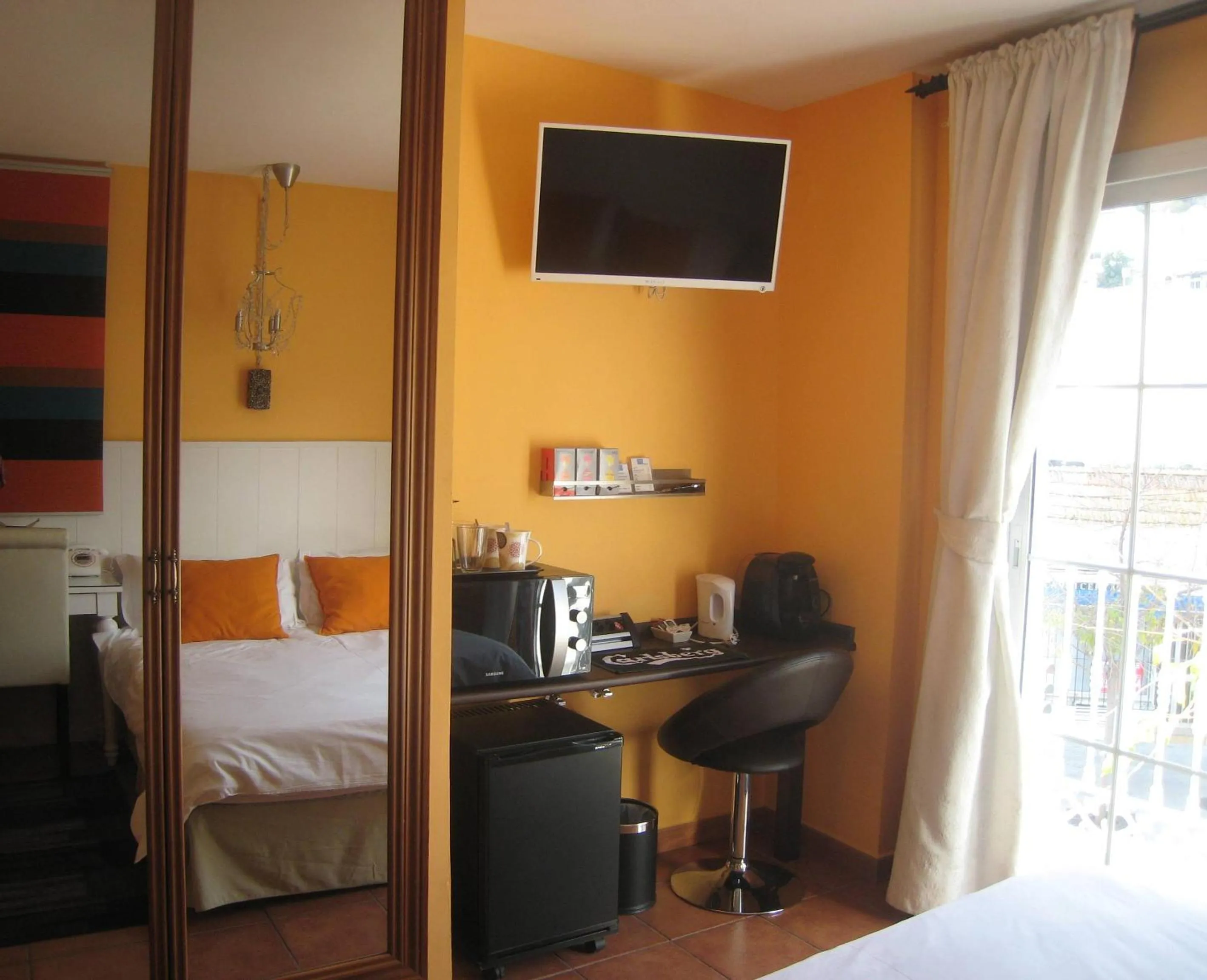 Coffee/tea facilities, Bed in Boutique Hotel Pueblo