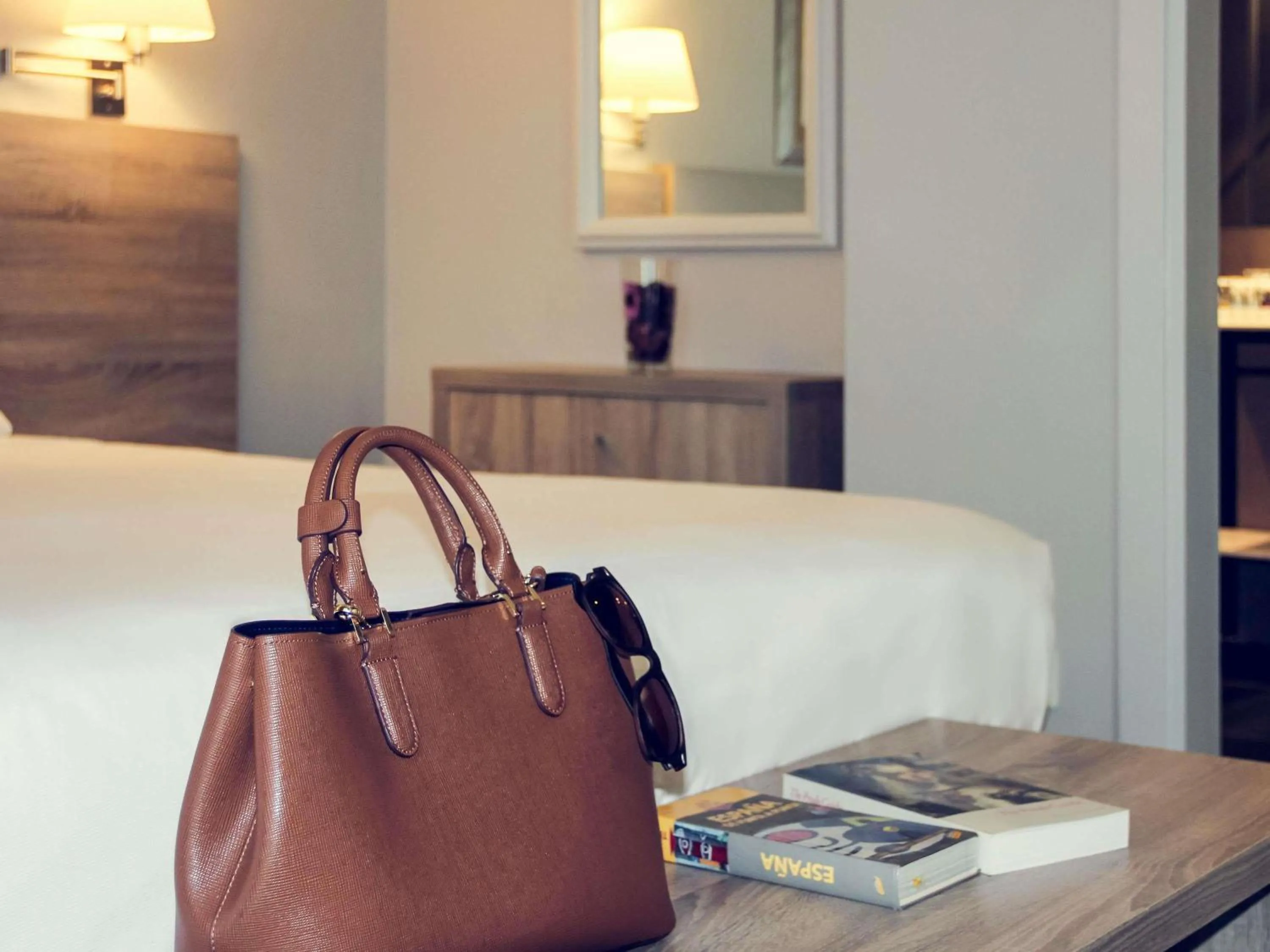 Bedroom, Bed in Mercure Madrid Centro