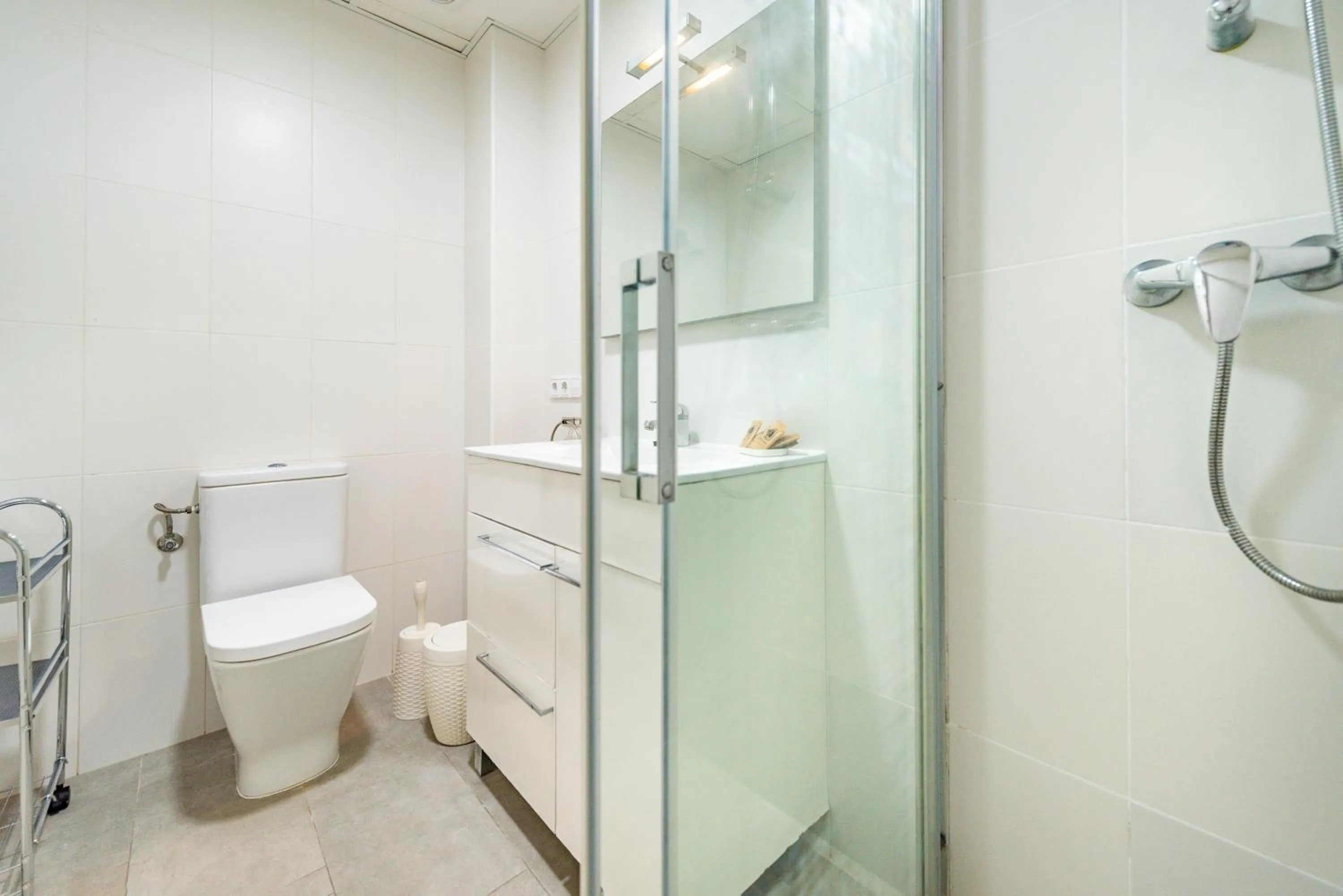 Shower in Apartamentos Falcó