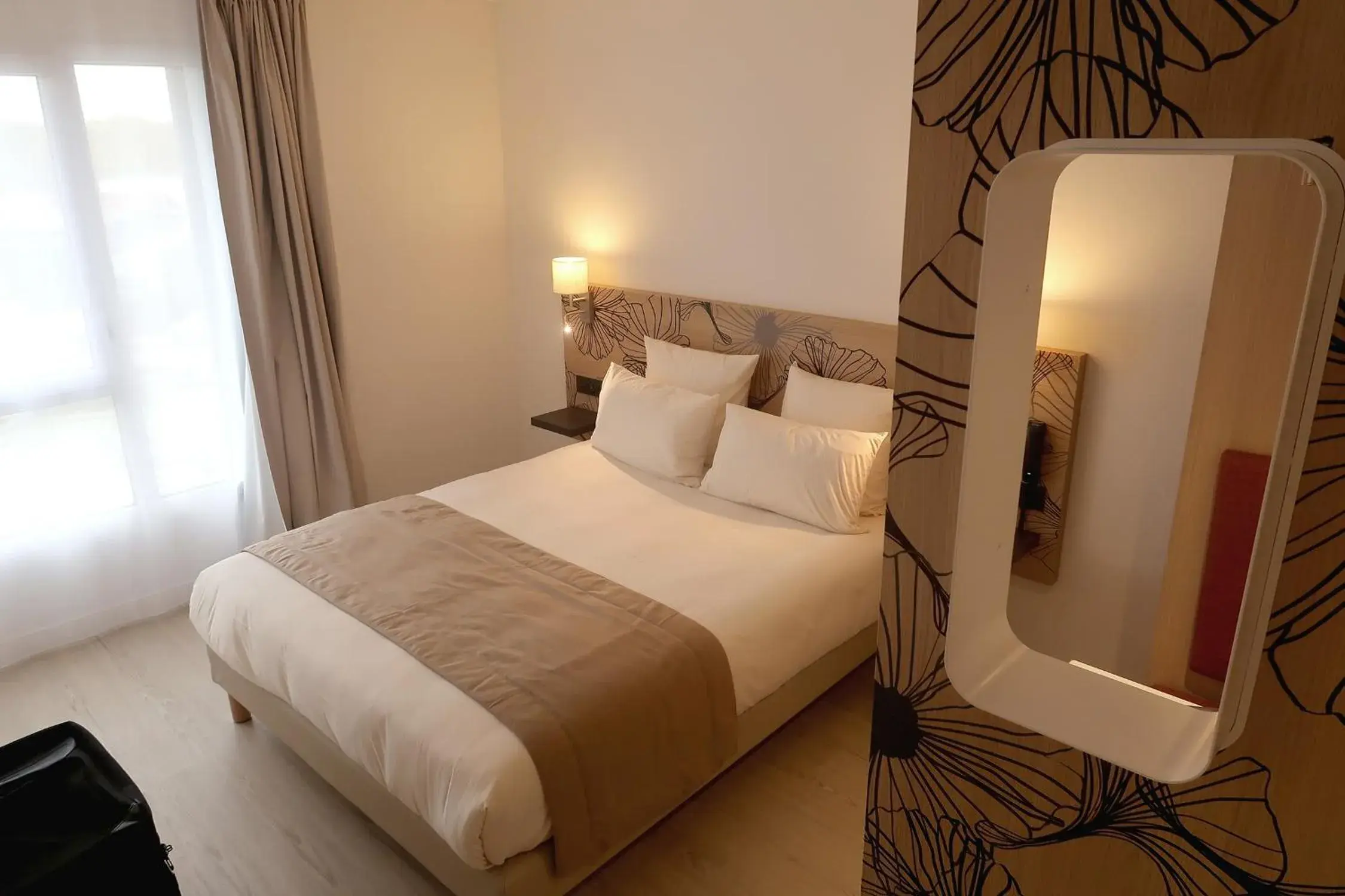 Superior Double Room - single occupancy in COURRIER SUD Superior Double Room - single occupancy in COURRIER SUD