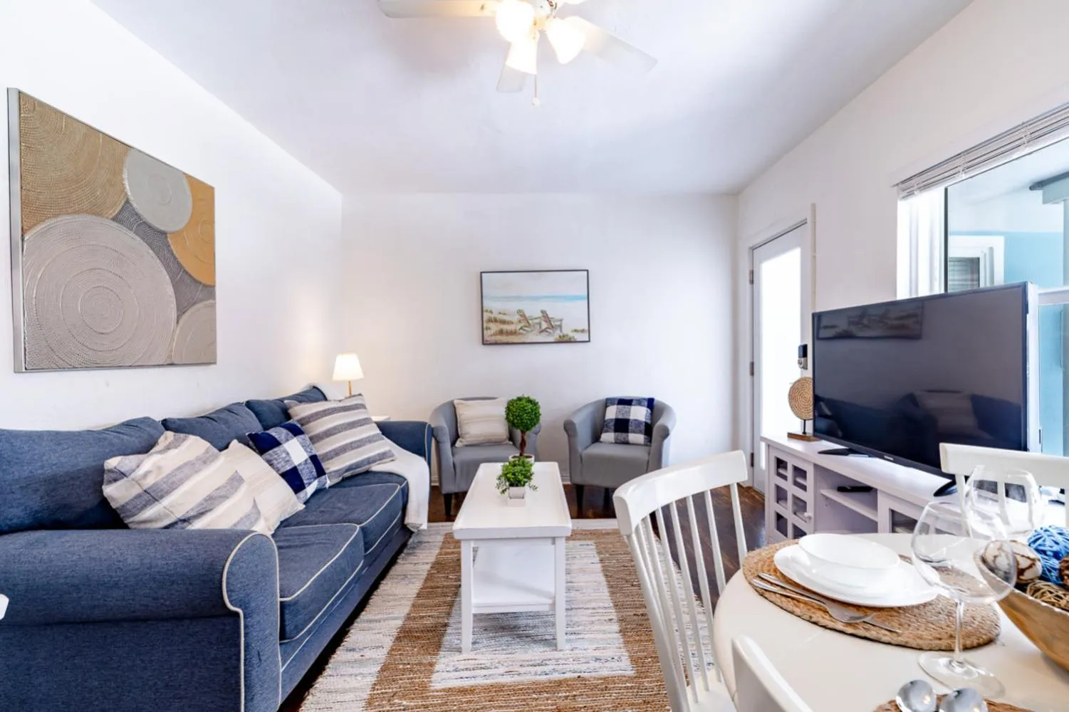 Living room in The Blue Parrot