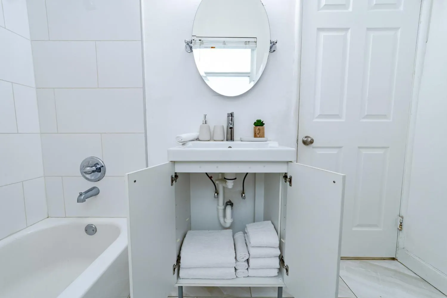 Bathroom in The Blue Parrot