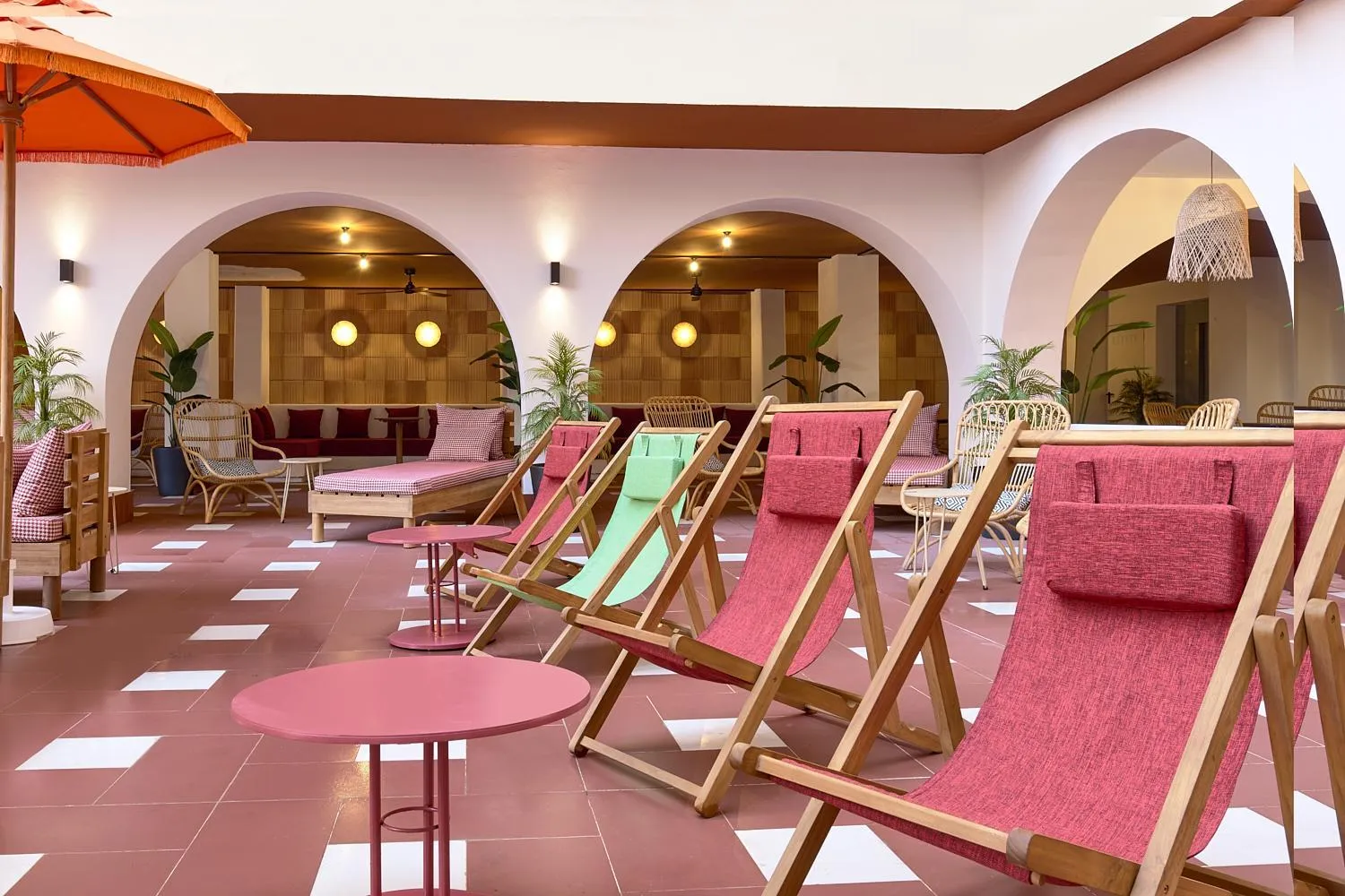 sunbed in tent Bahia de Palma