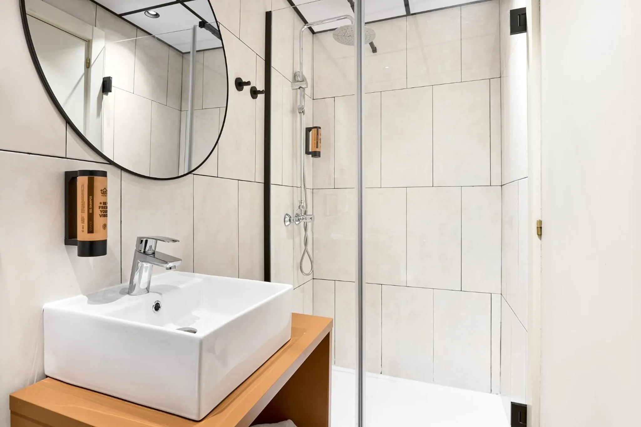 Shower in tent Bahia de Palma