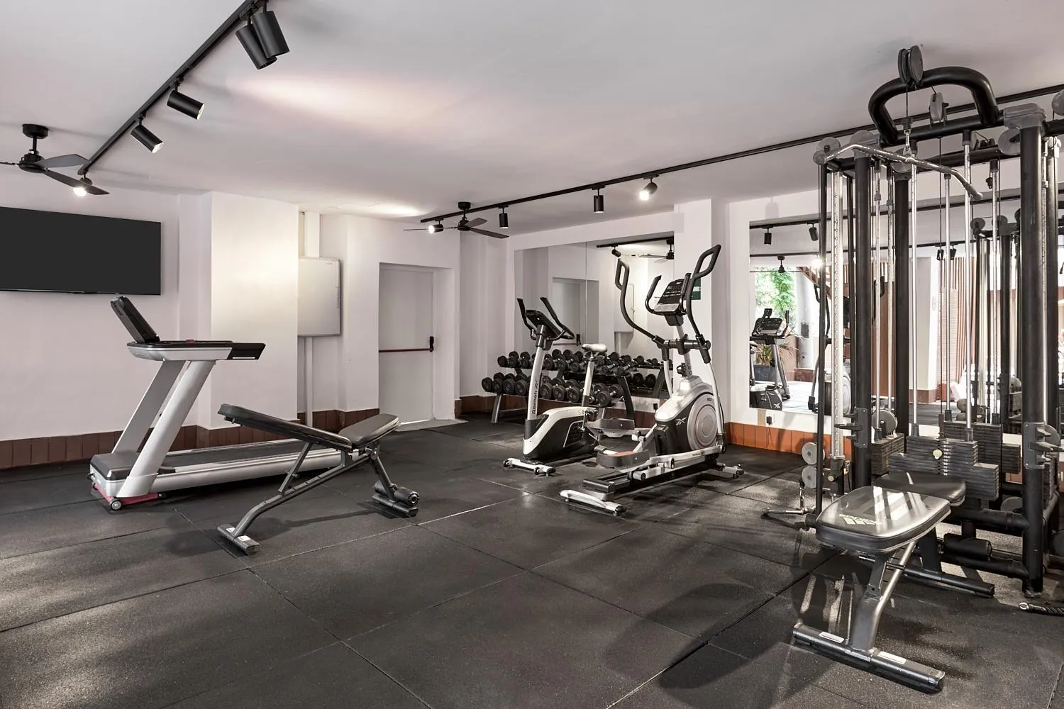 Fitness centre/facilities in tent Bahia de Palma