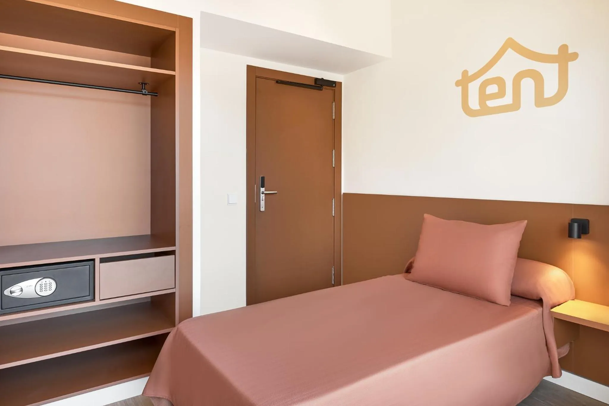 Bed in tent Bahia de Palma