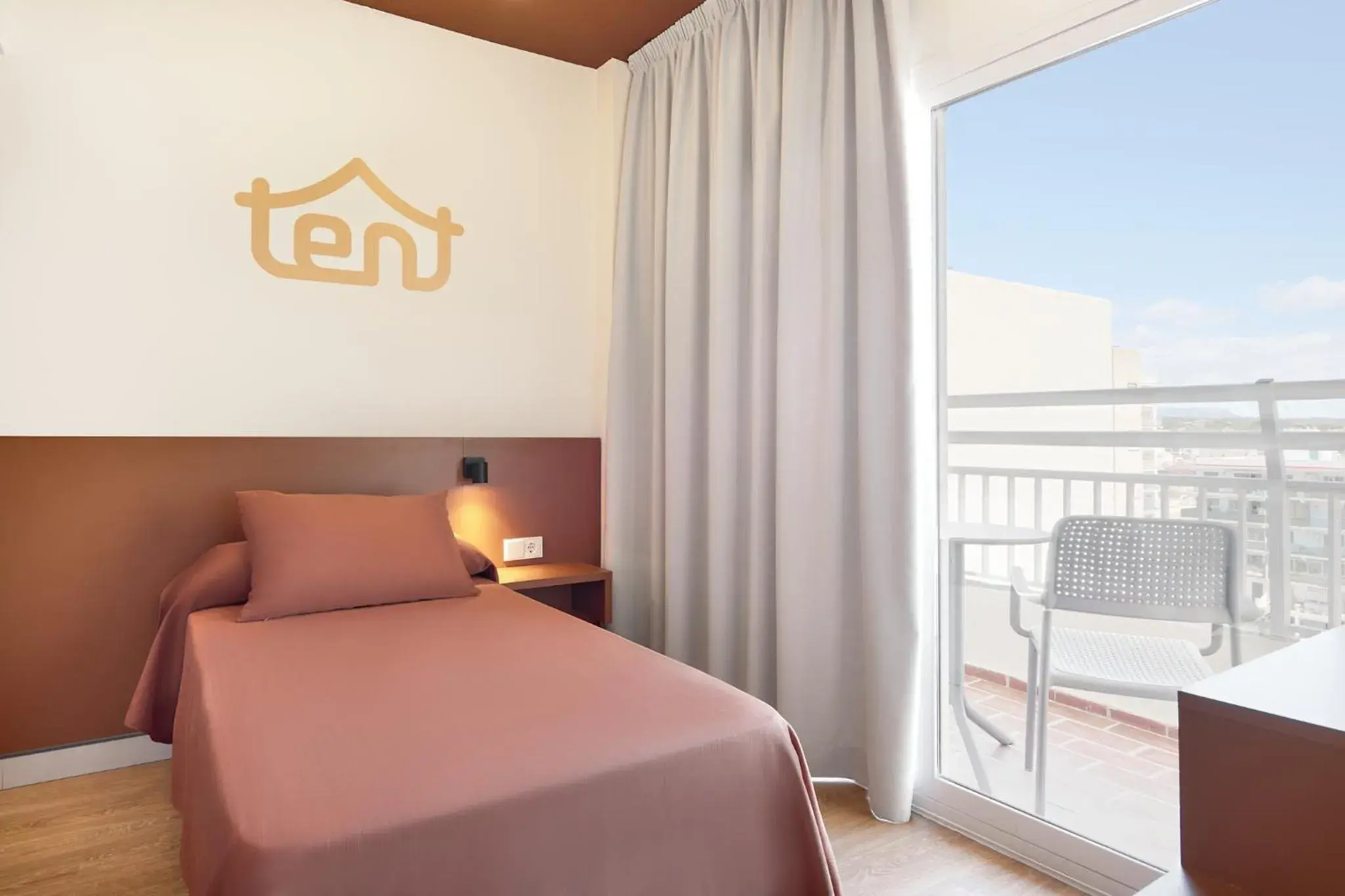 Single Room - Bed & Unlimited Brunch in tent Bahia de Palma Single Room - Bed & Unlimited Brunch in tent Bahia de Palma