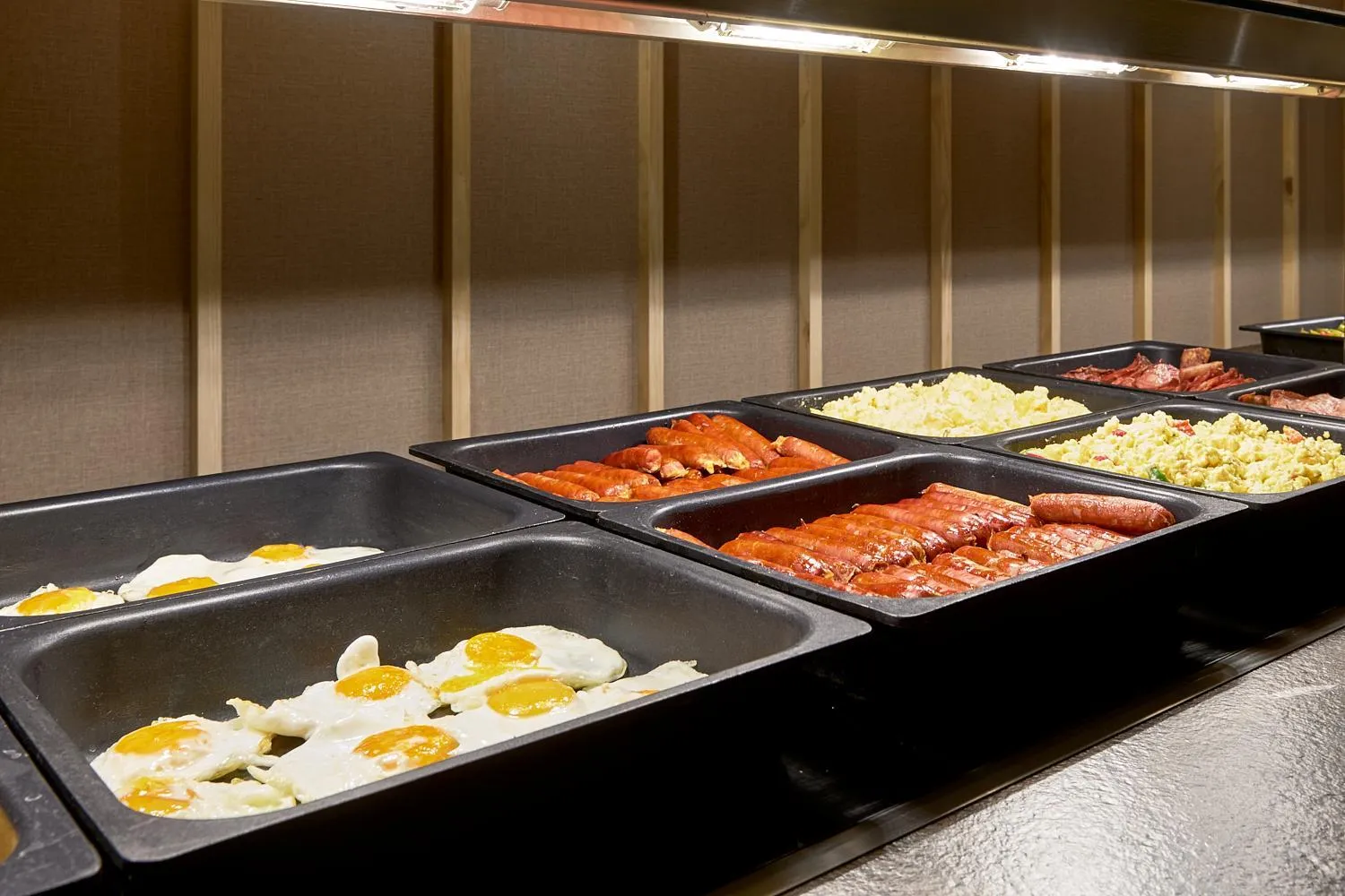 Food in tent Bahia de Palma