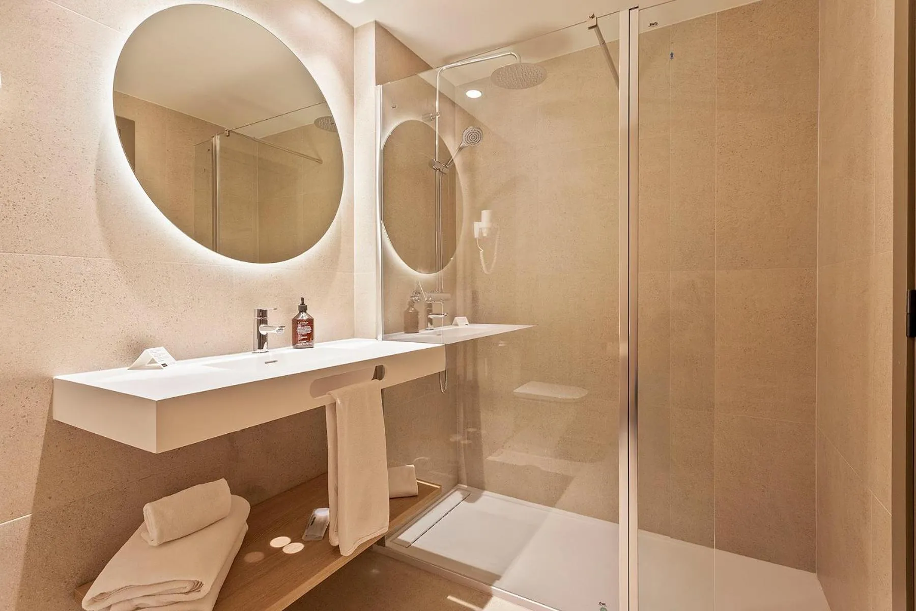 Bathroom in Acta Pirámides