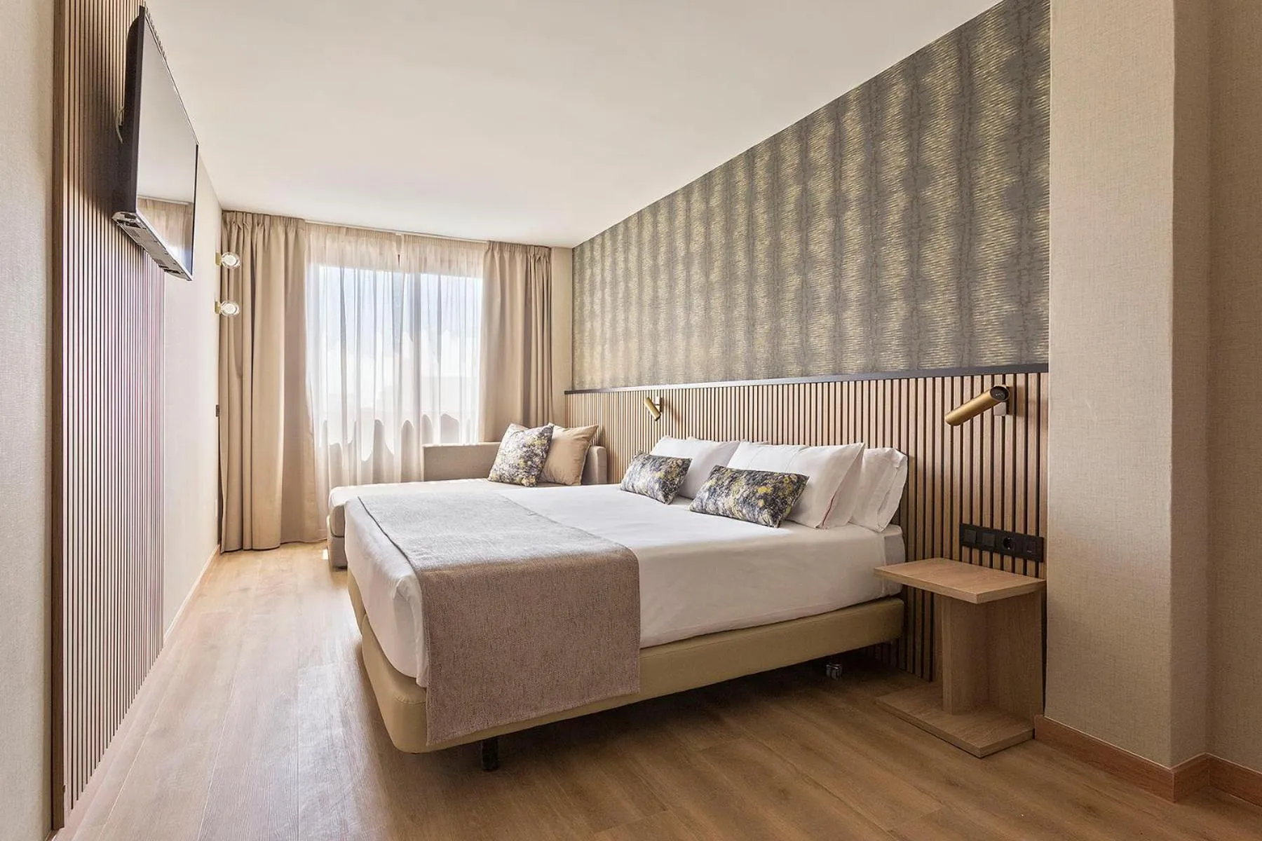 Bedroom, Bed in Acta Pirámides