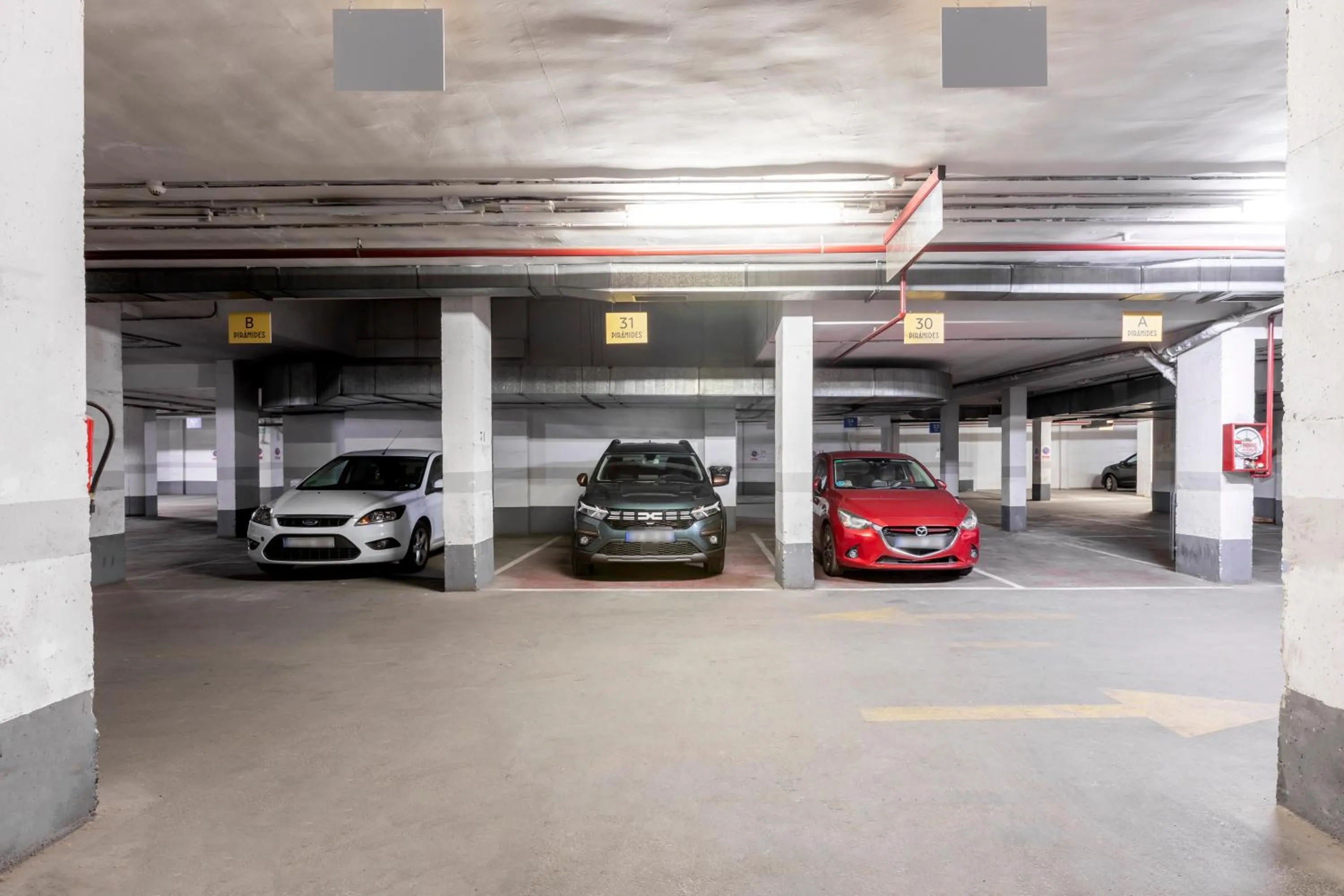 Parking in Acta Pirámides