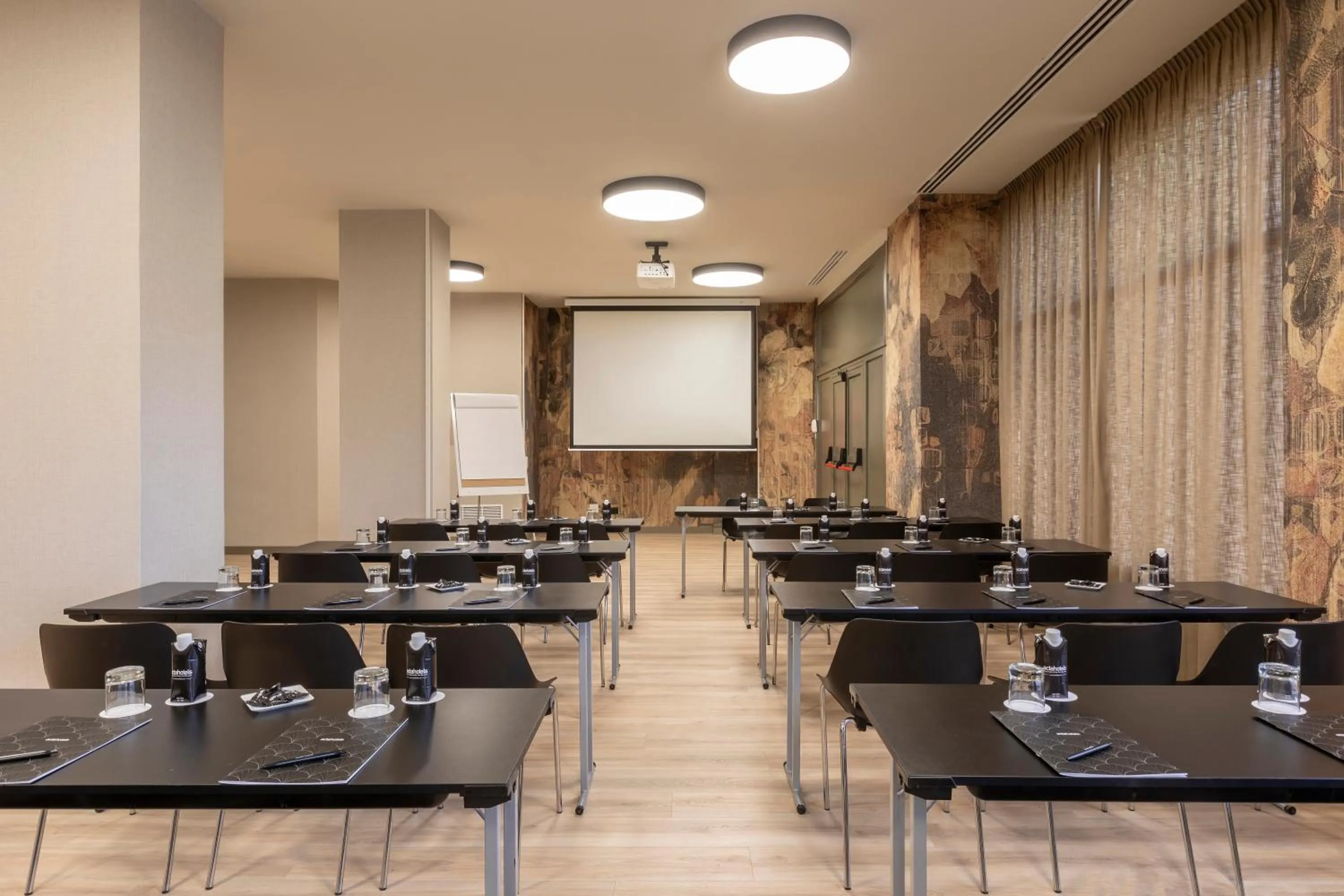 Meeting/conference room in Acta Pirámides