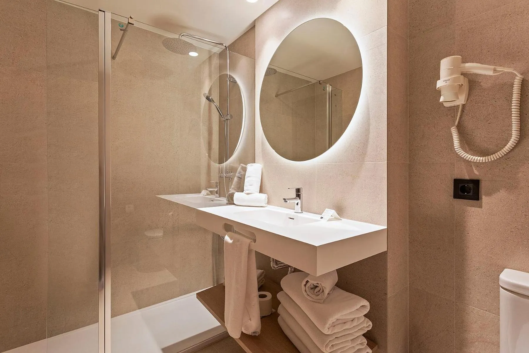 Bathroom in Acta Pirámides