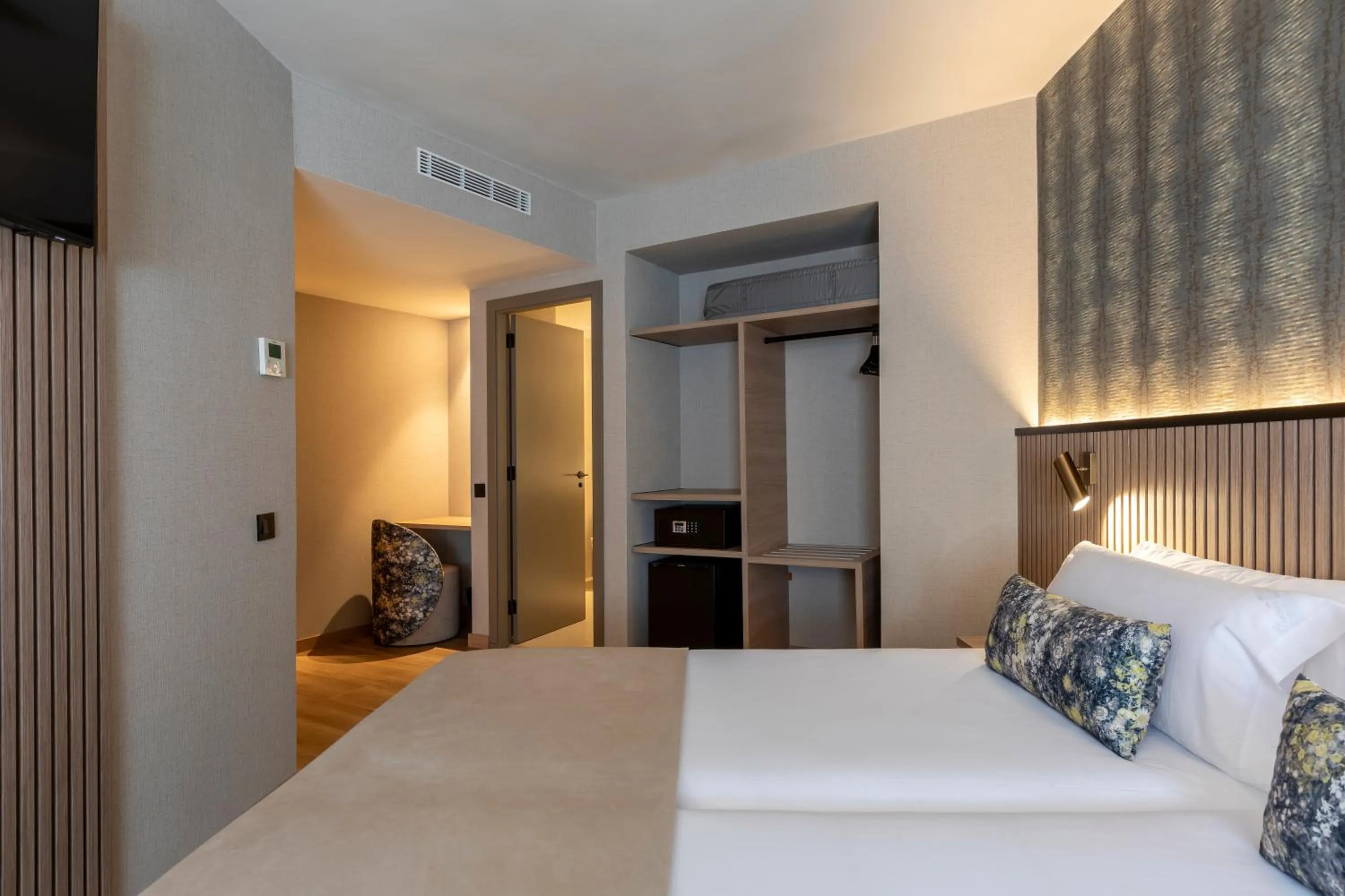 Bedroom, Bed in Acta Pirámides