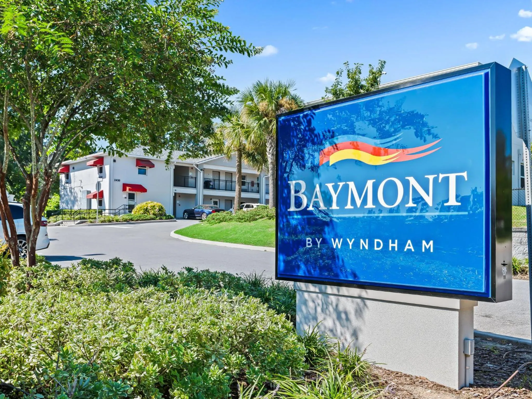 Property building in Baymont by Wyndham Ocala Suites
