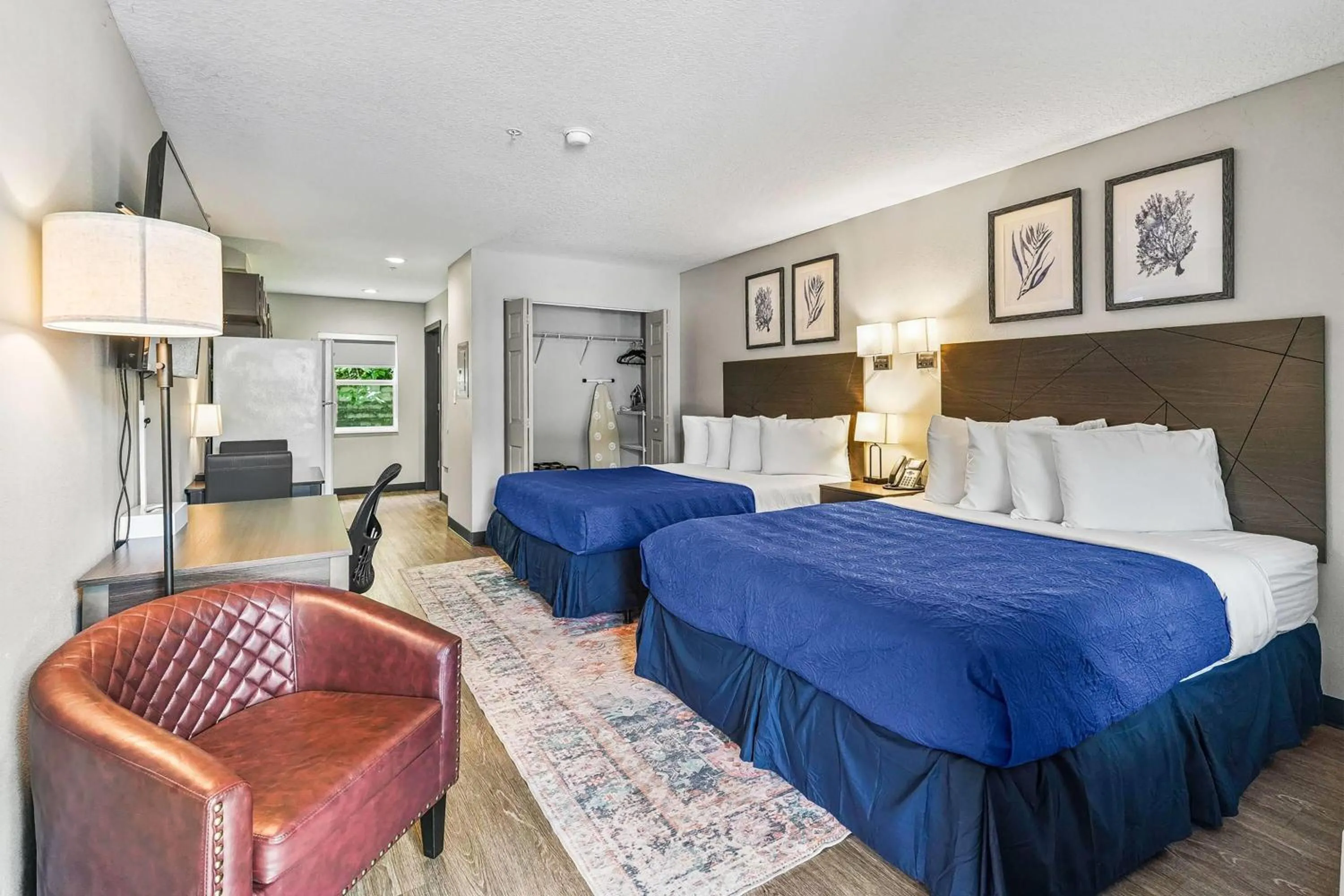 Photo of the whole room, Bed in Baymont by Wyndham Ocala Suites