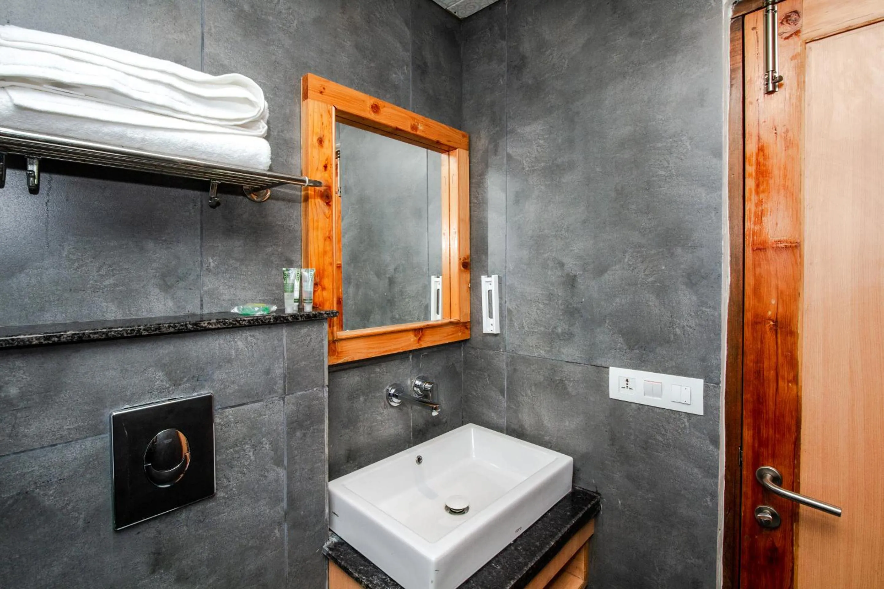 Bathroom in Tripli Hotels Stone House Cottage