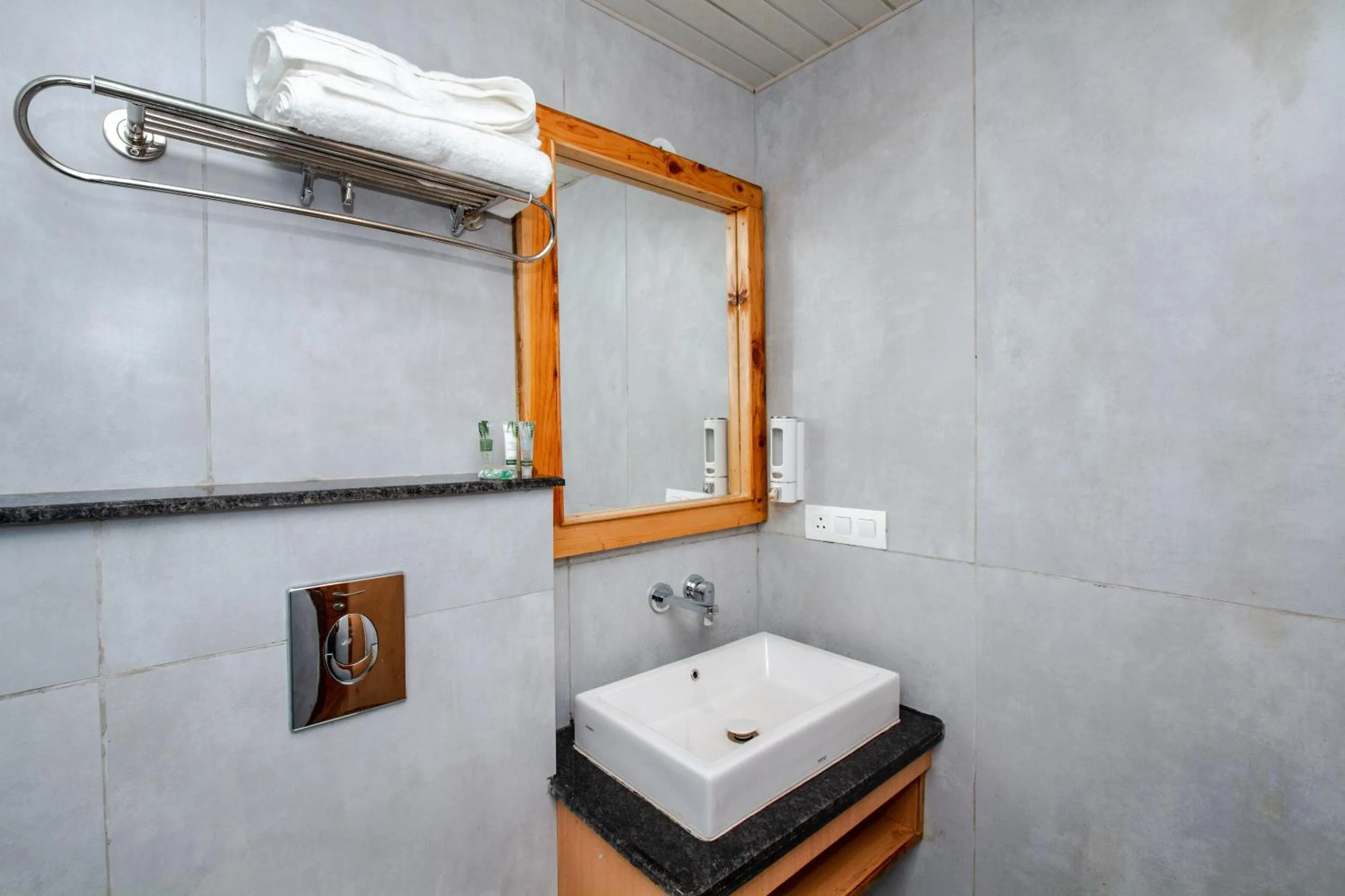 Bathroom in Tripli Hotels Stone House Cottage