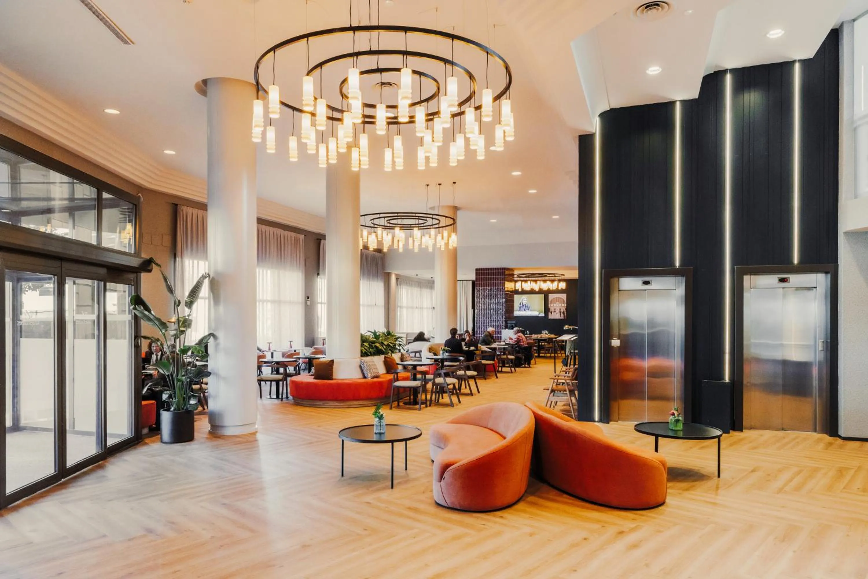 Restaurant/places to eat in Rafaelhoteles Atocha