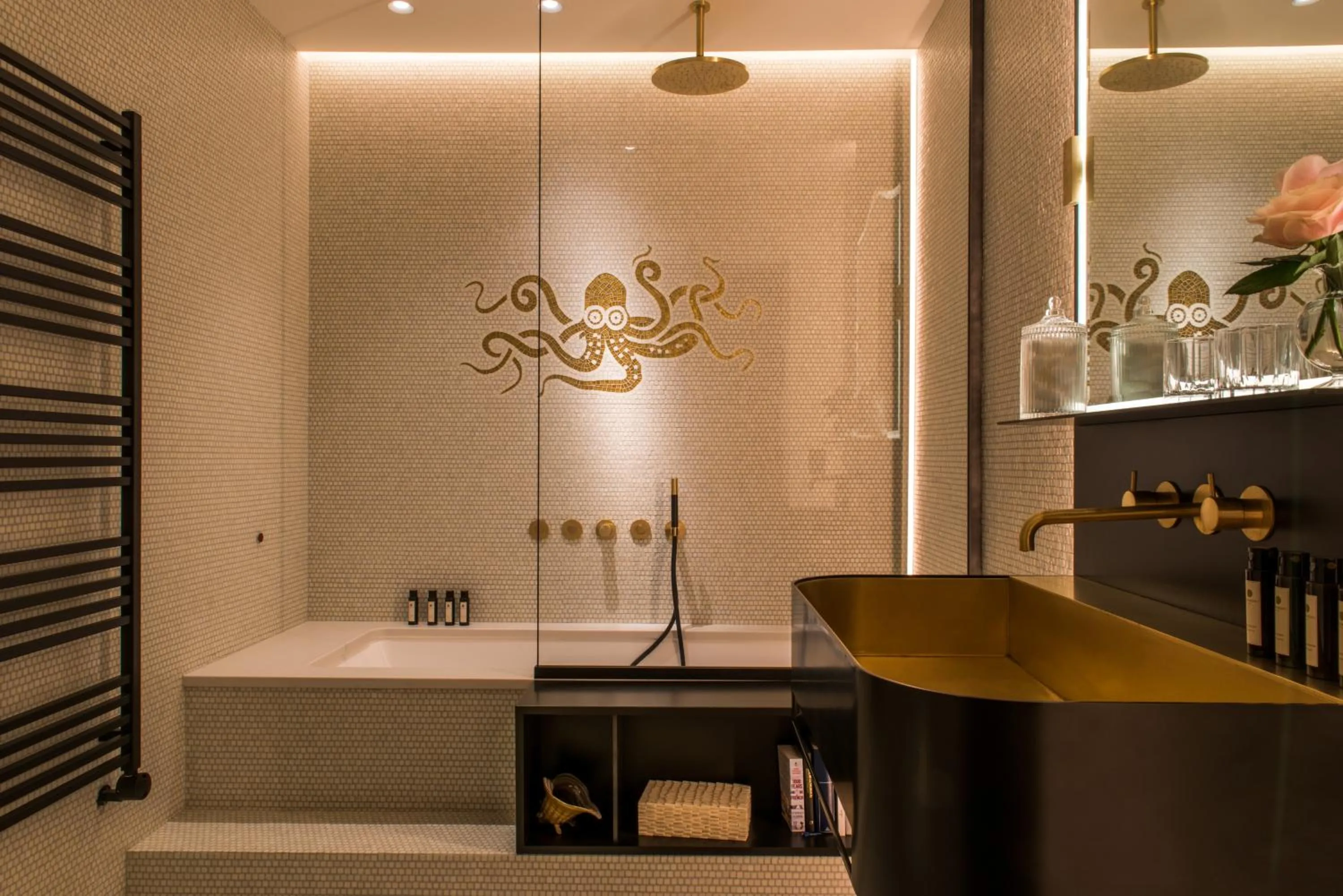 Bathroom in Nolinski Venezia - Evok Collection