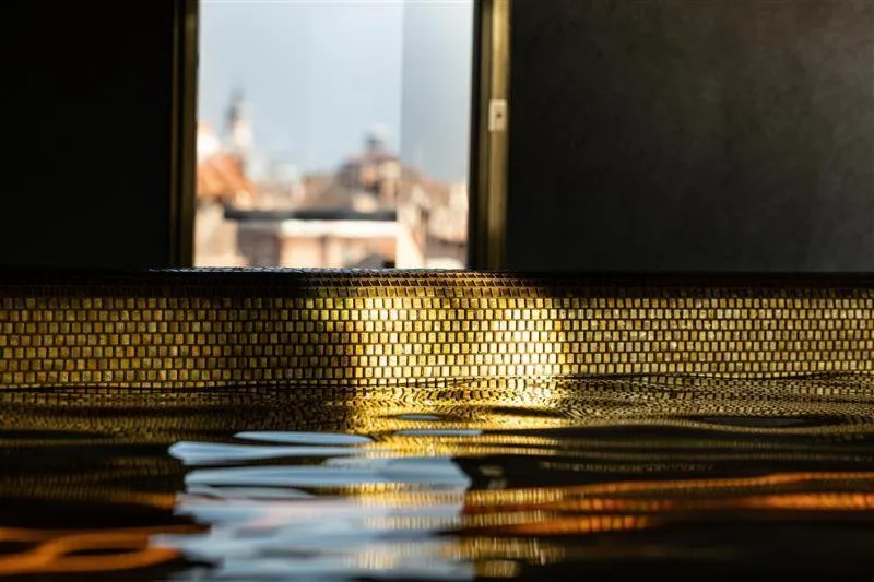 Hot Tub in Nolinski Venezia - Evok Collection