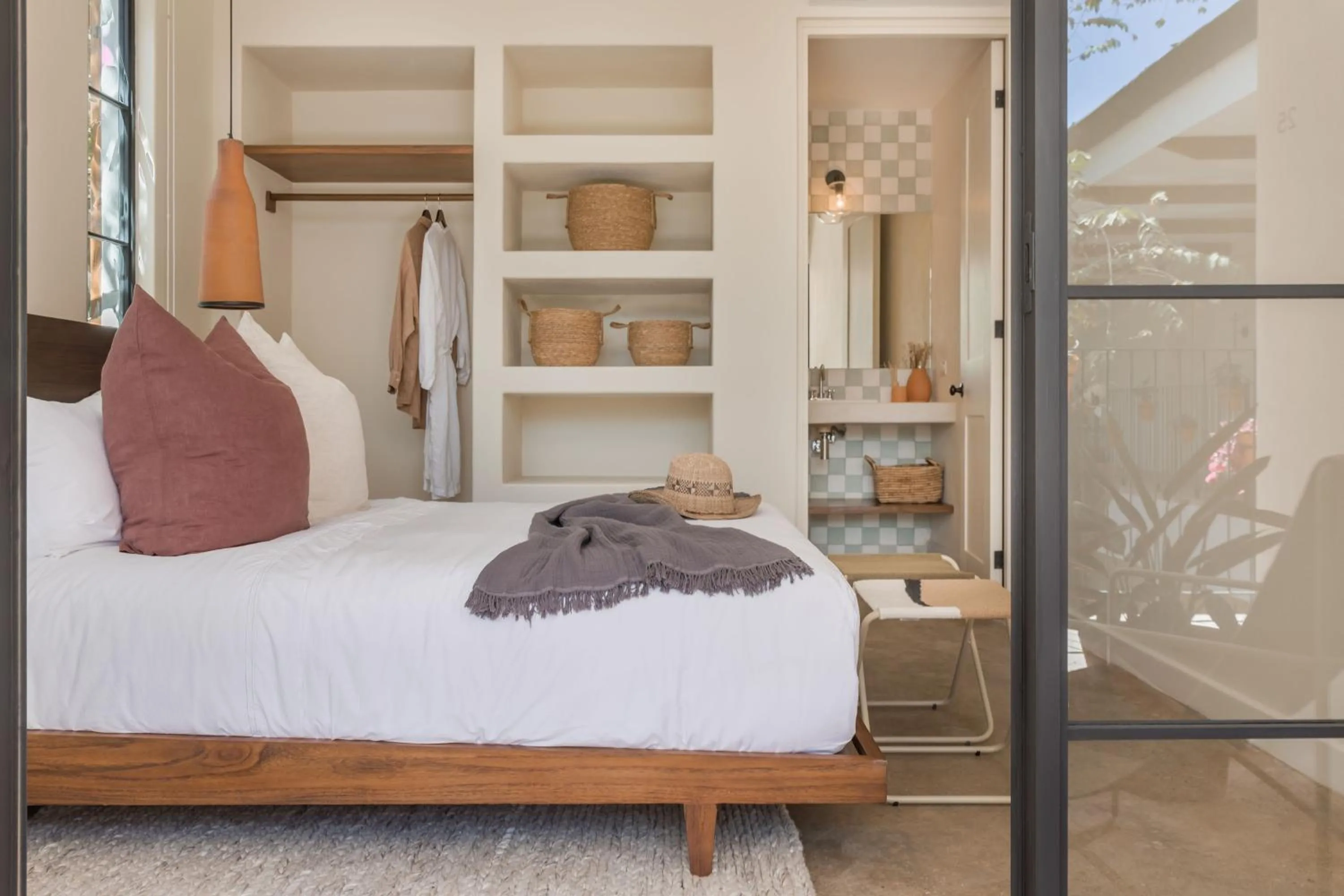 Bed in Sendero Hotel