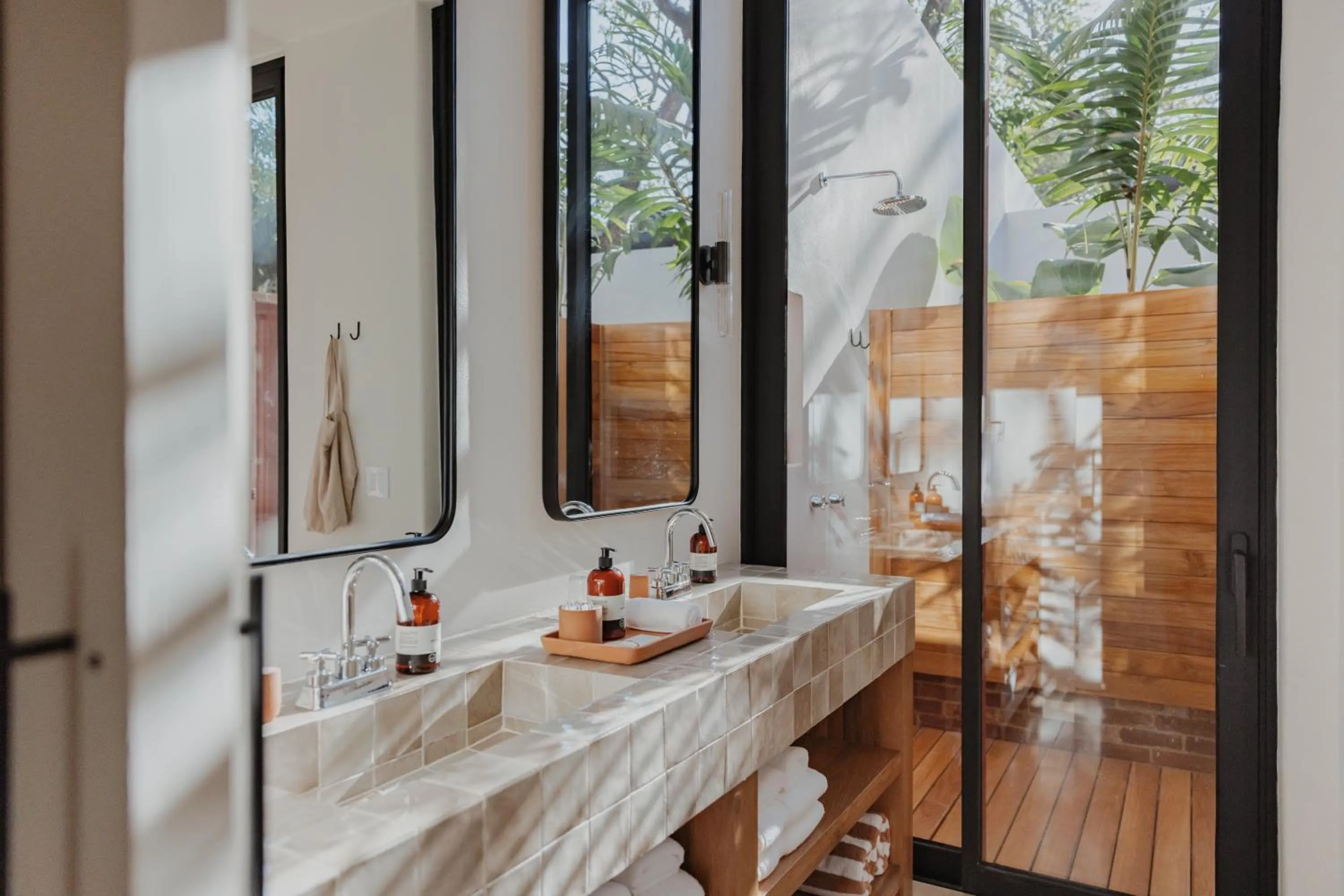 Bathroom in Sendero Hotel