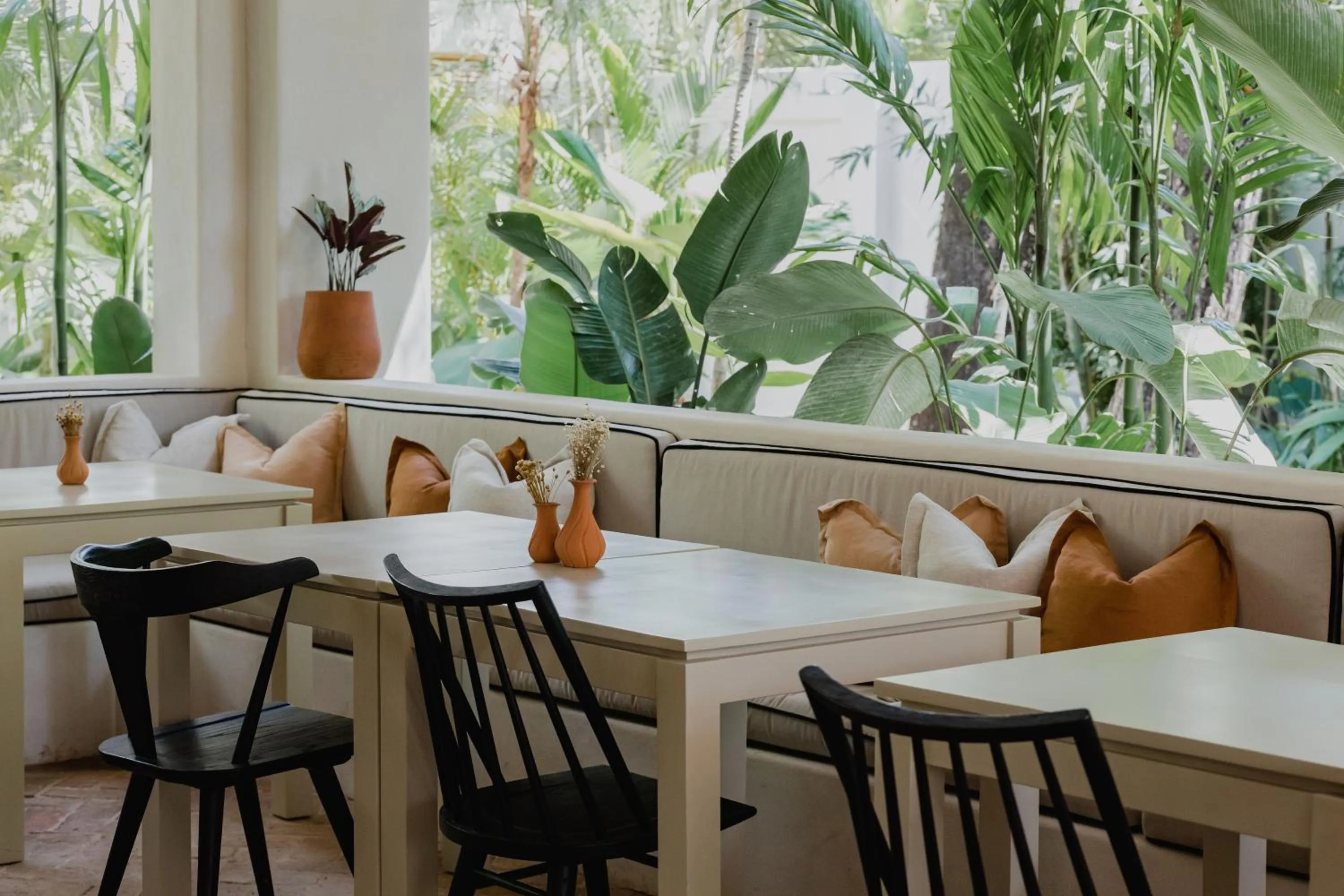 Restaurant/places to eat in Sendero Hotel