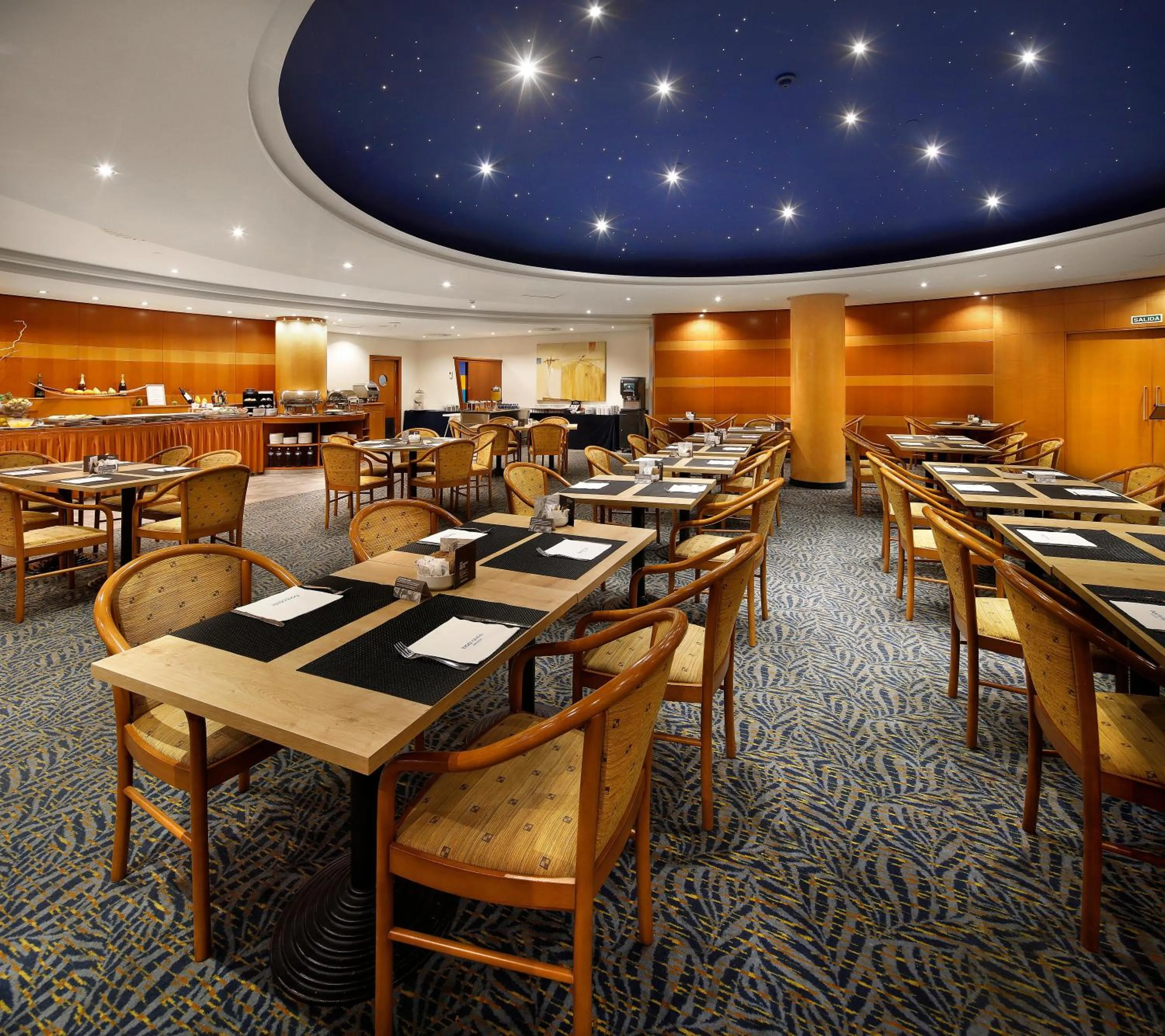 Restaurant/places to eat in HCC Montblanc