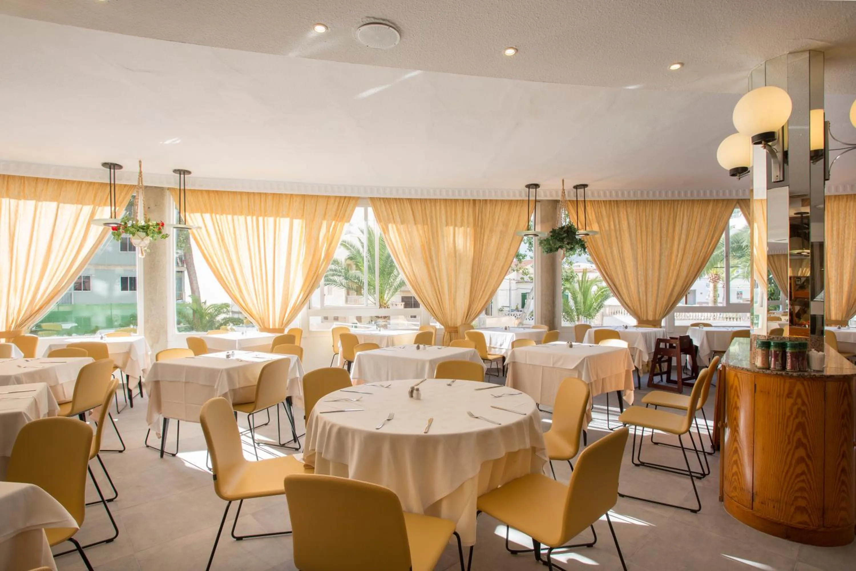 Restaurant/Places to Eat in Pinero Tal