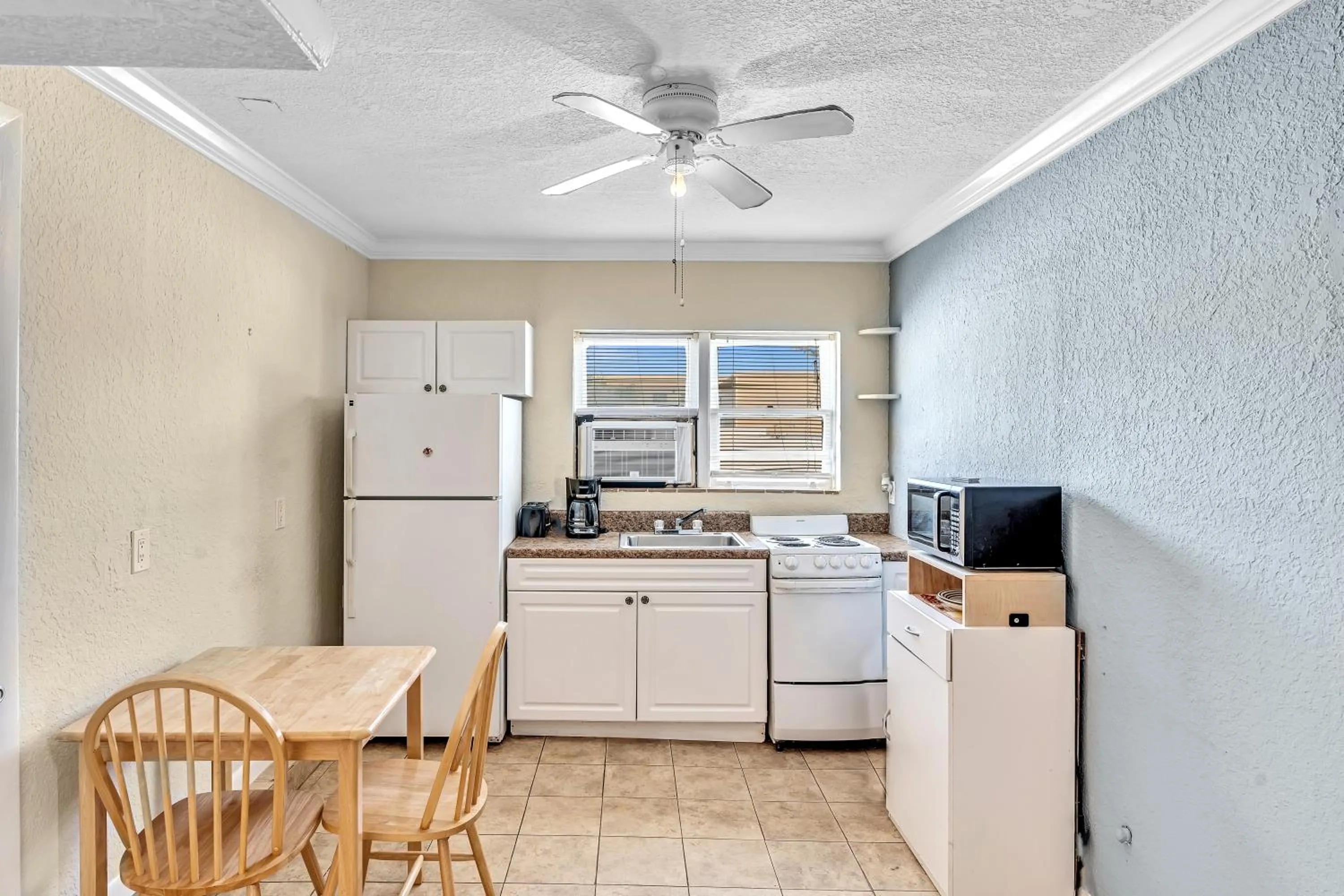 Kitchen or kitchenette in Charter House