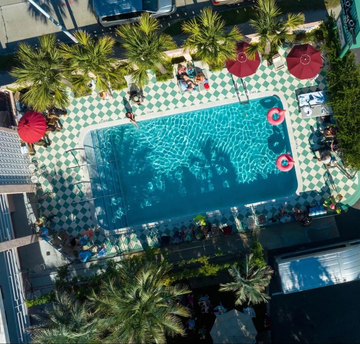 Swimming pool in The Starlight Motor Inn