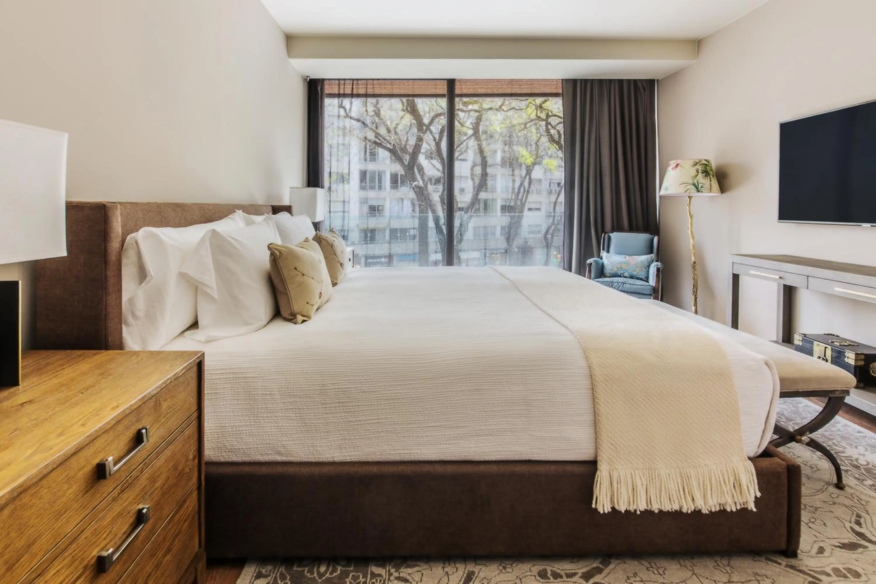 Bedroom, Bed in Hotel Montevideo - Leading Hotels of the World