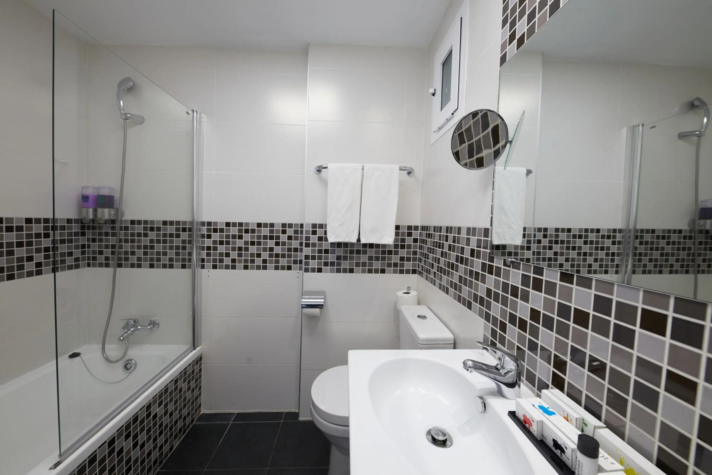 Bathroom in Hotel Joan Miró Museum