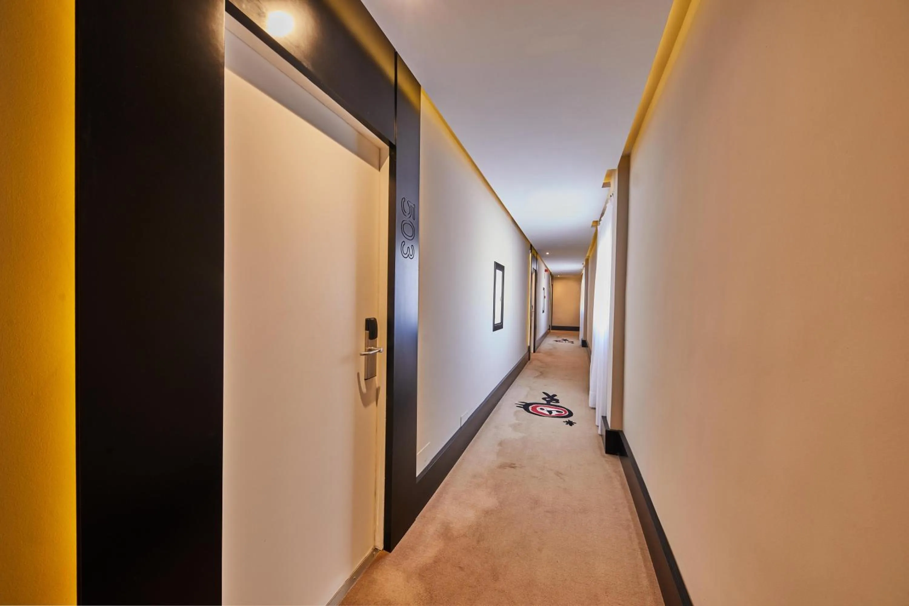 Photo of the whole room in Hotel Joan Miró Museum