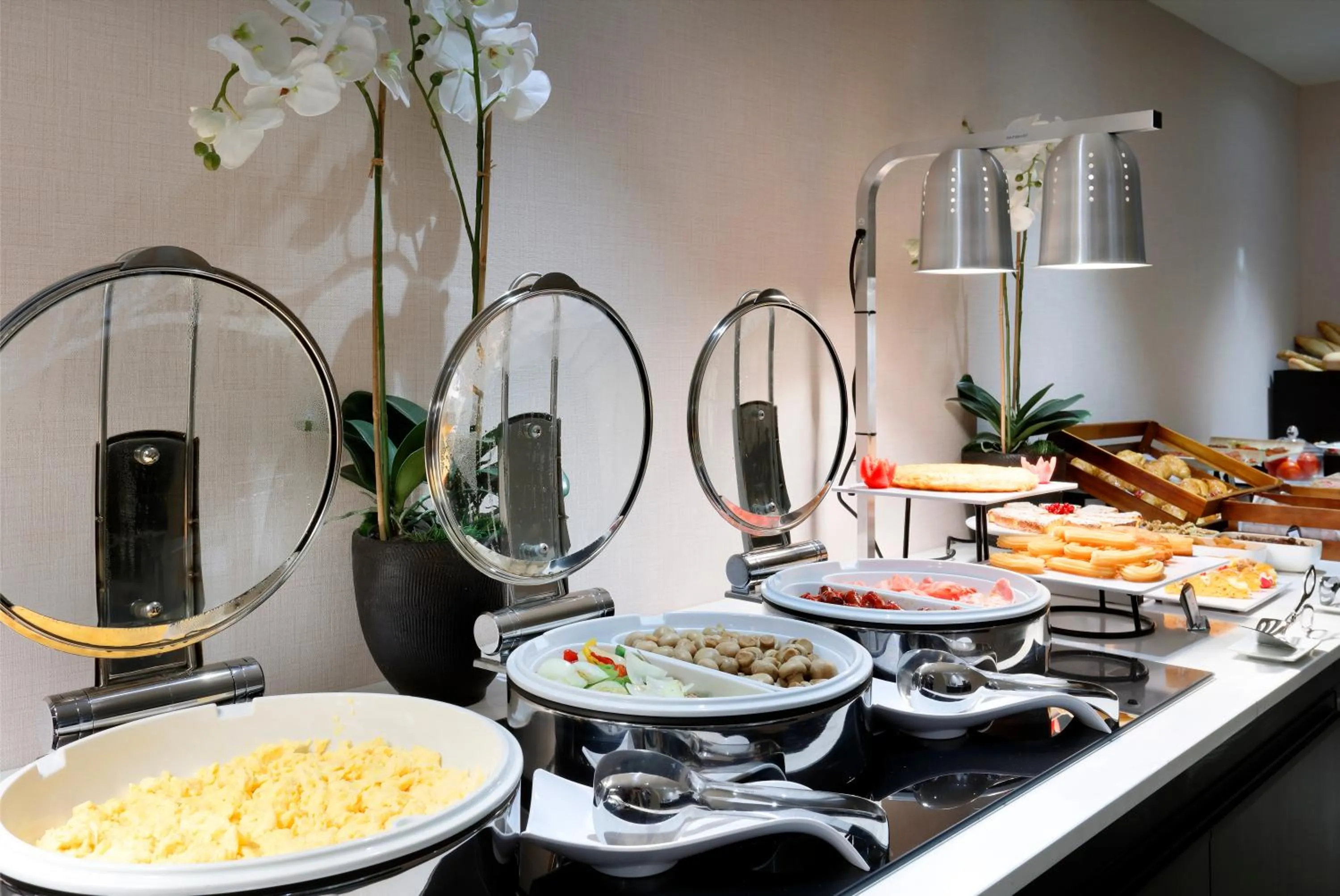 Buffet breakfast in Eurostars Madrid Gran Vía