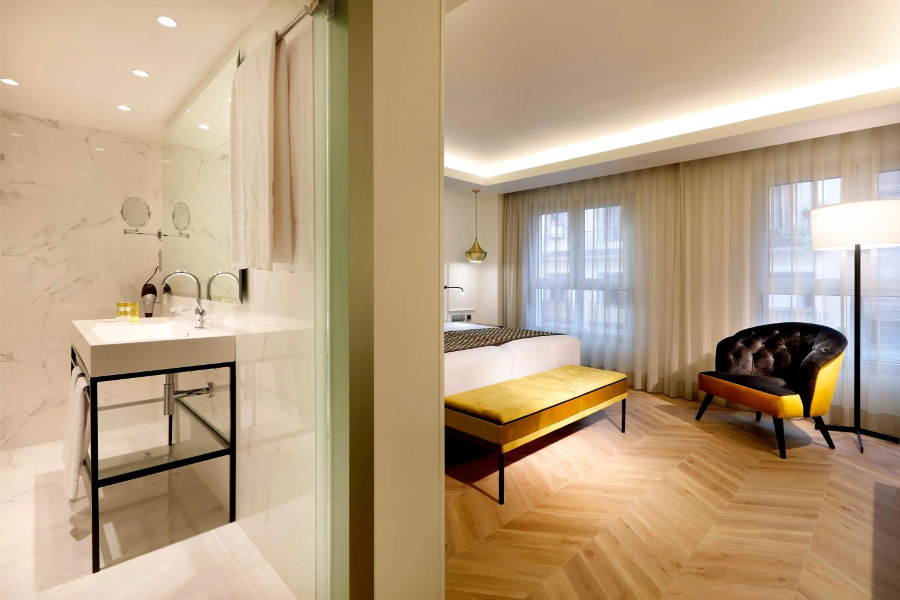 Bedroom, Bed in Eurostars Madrid Gran Vía