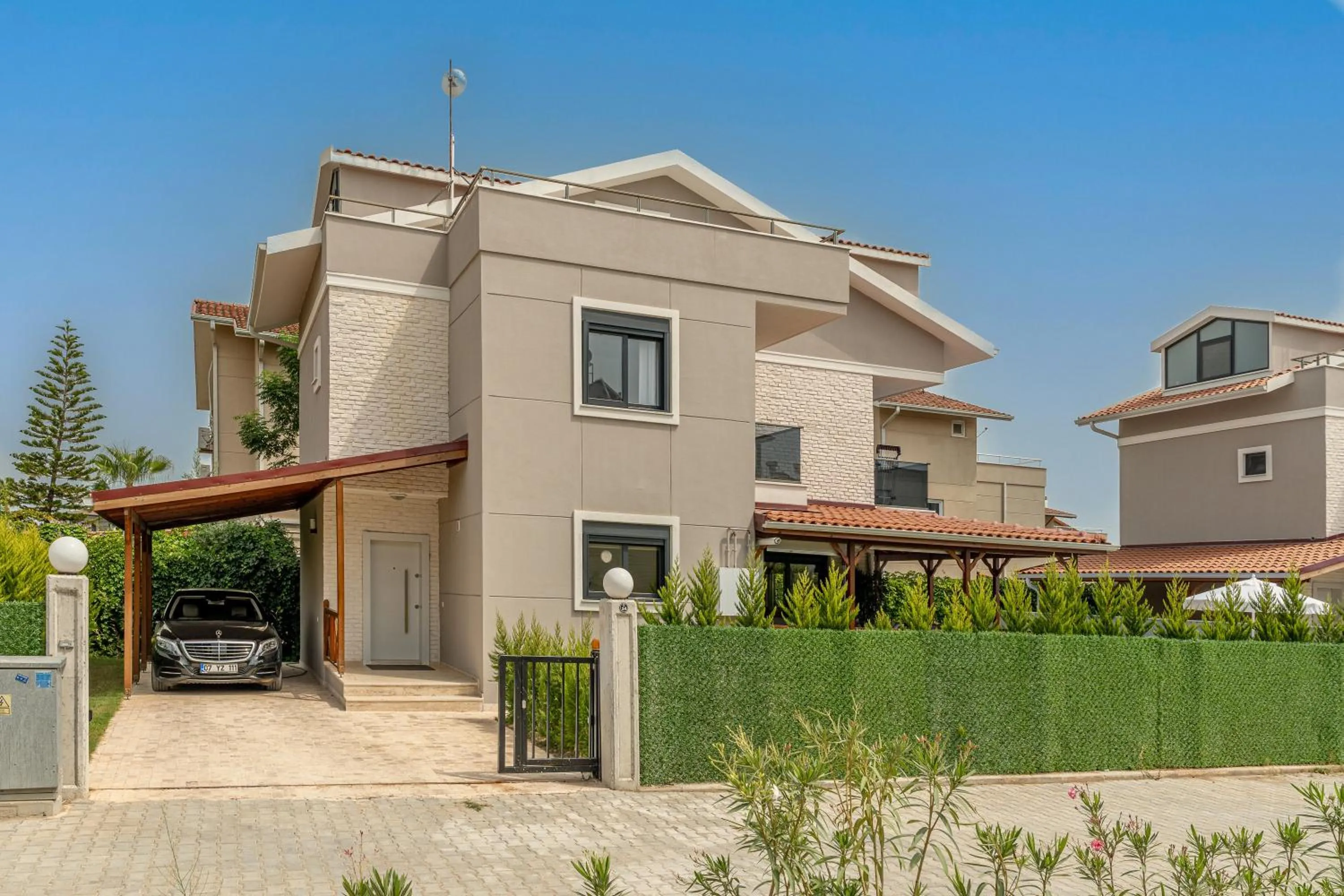 Property building in Paradise Town Villa Majesty