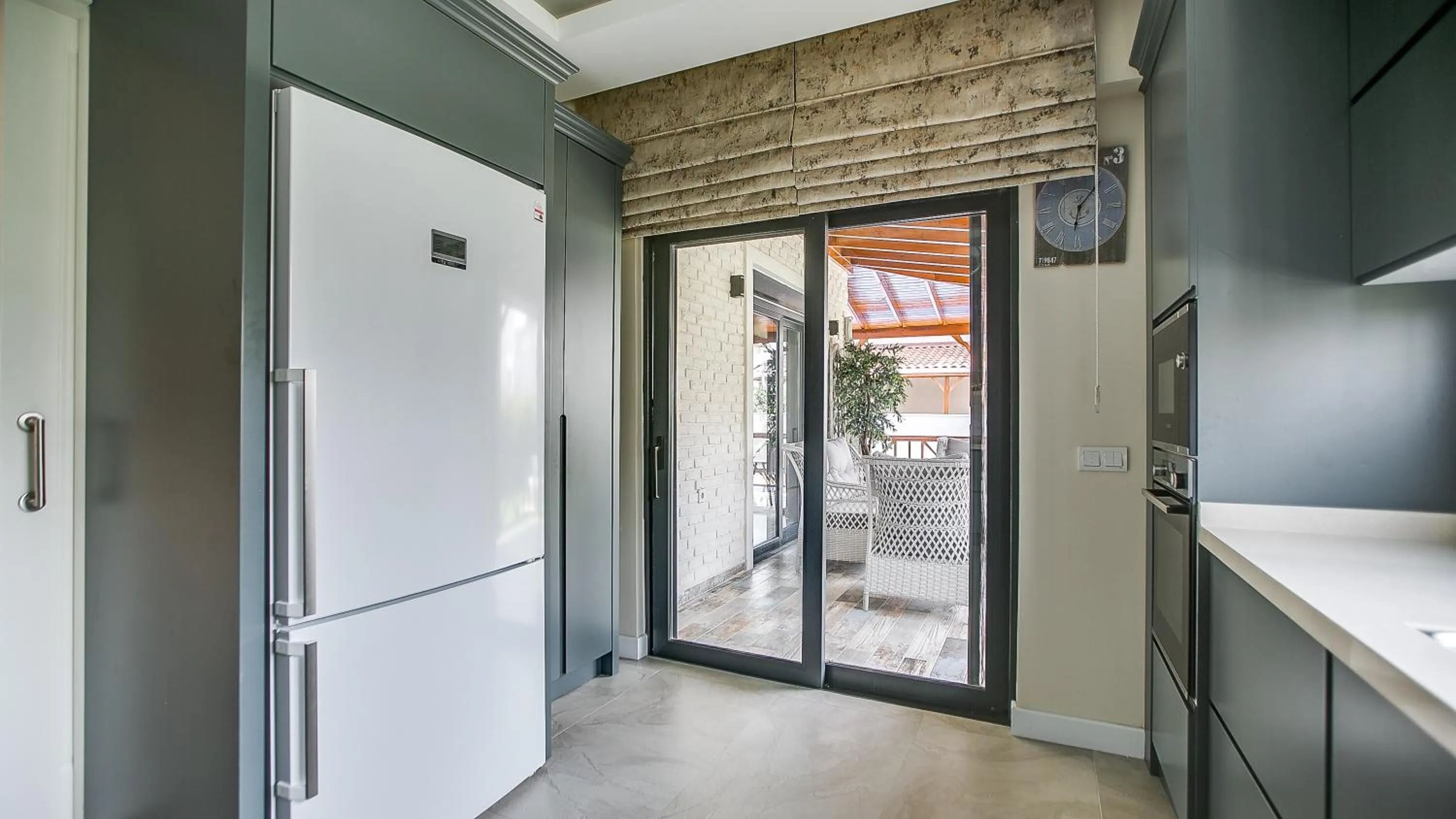 Kitchen or kitchenette in Paradise Town Villa Majesty