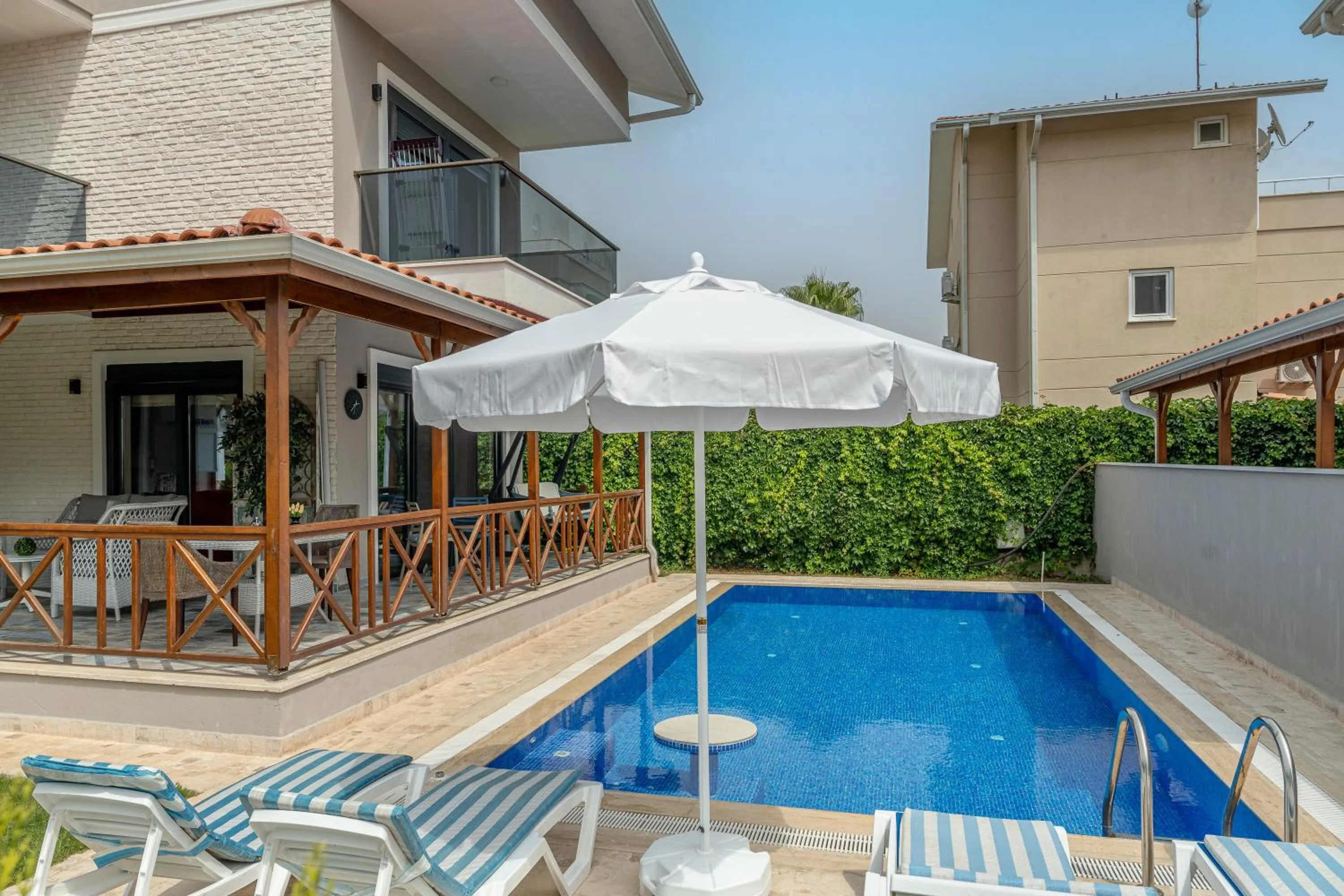 Property building in Paradise Town Villa Majesty