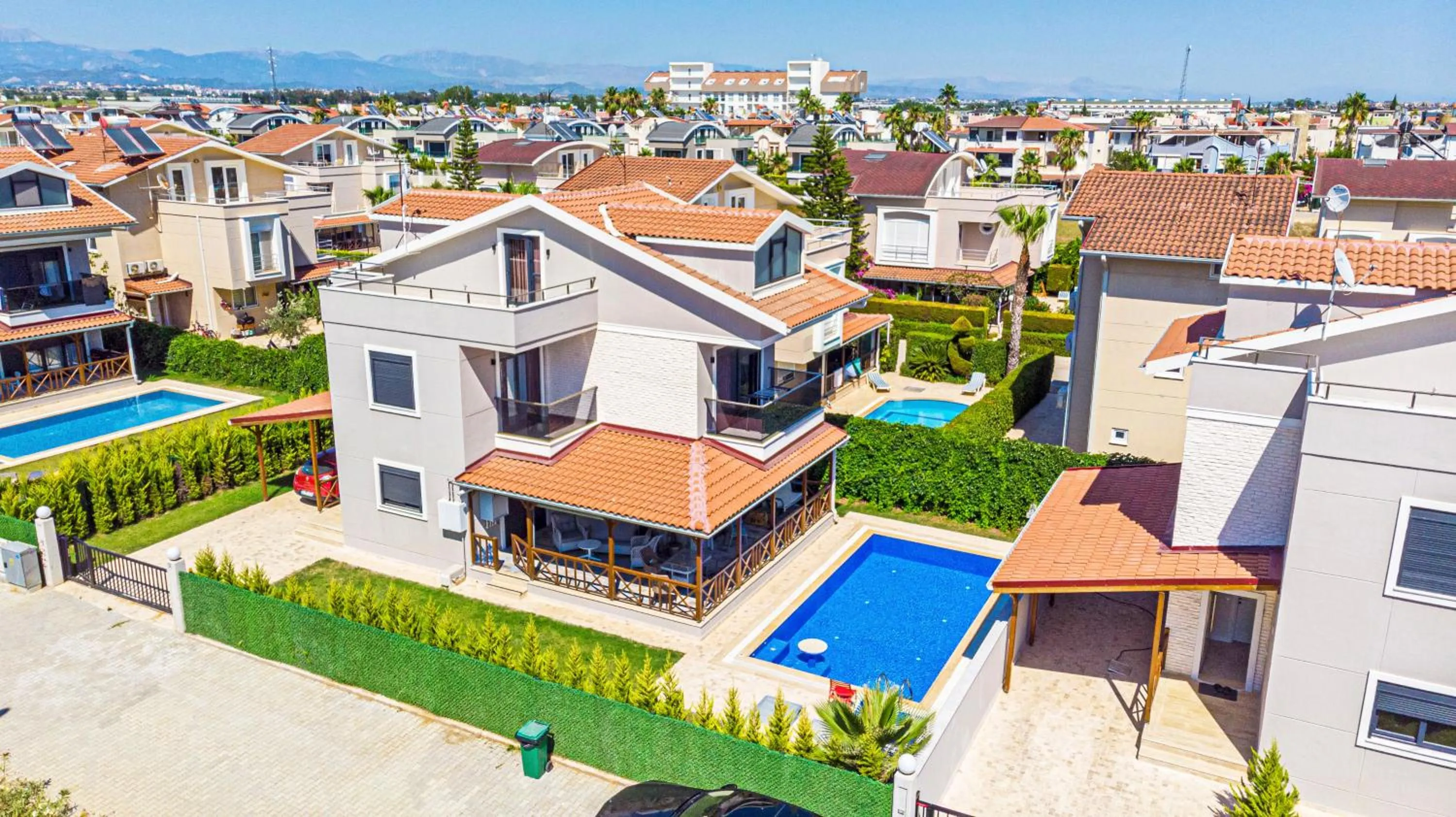 Property building in Paradise Town Villa Majesty