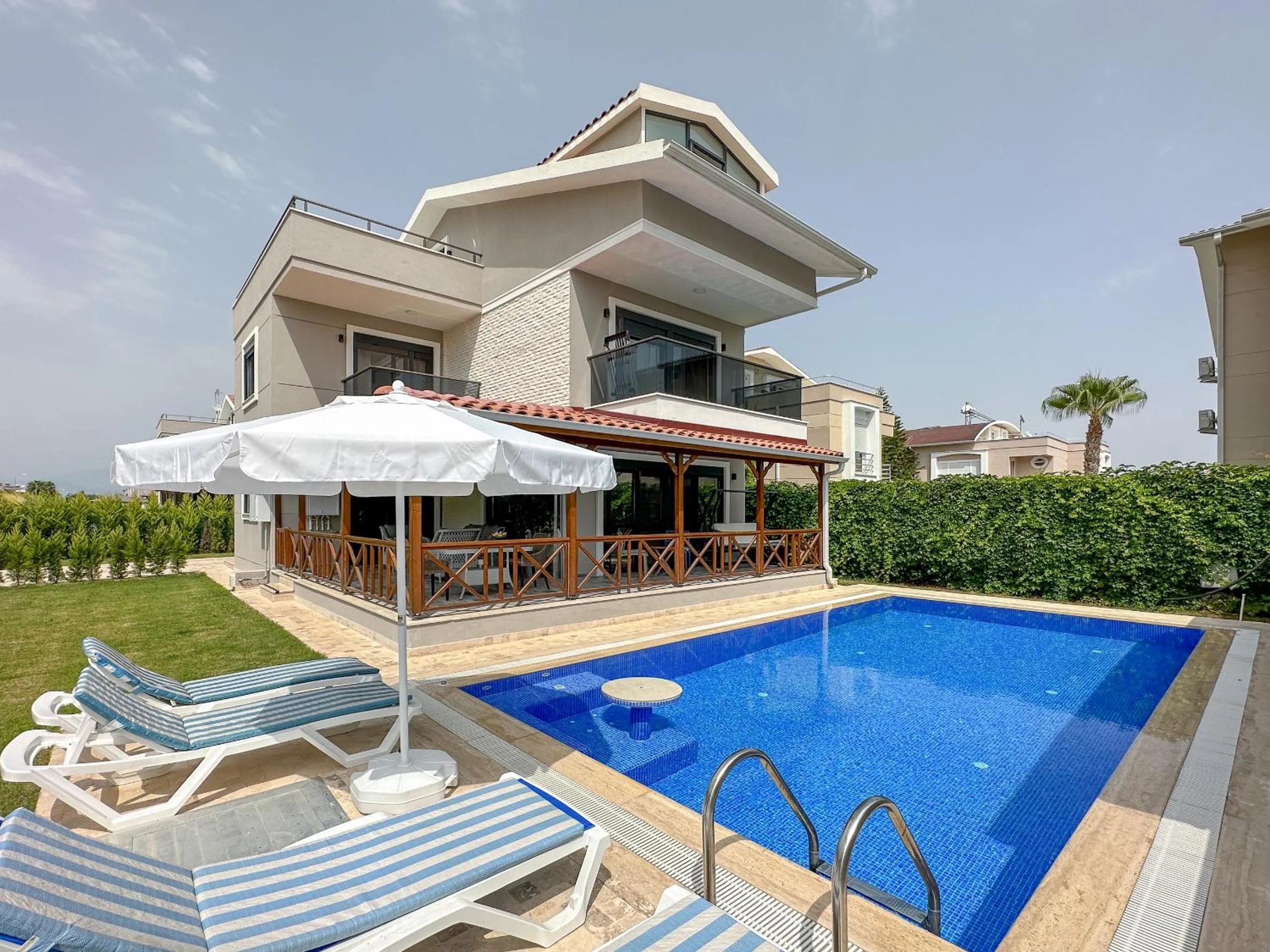 Property building in Paradise Town Villa Majesty