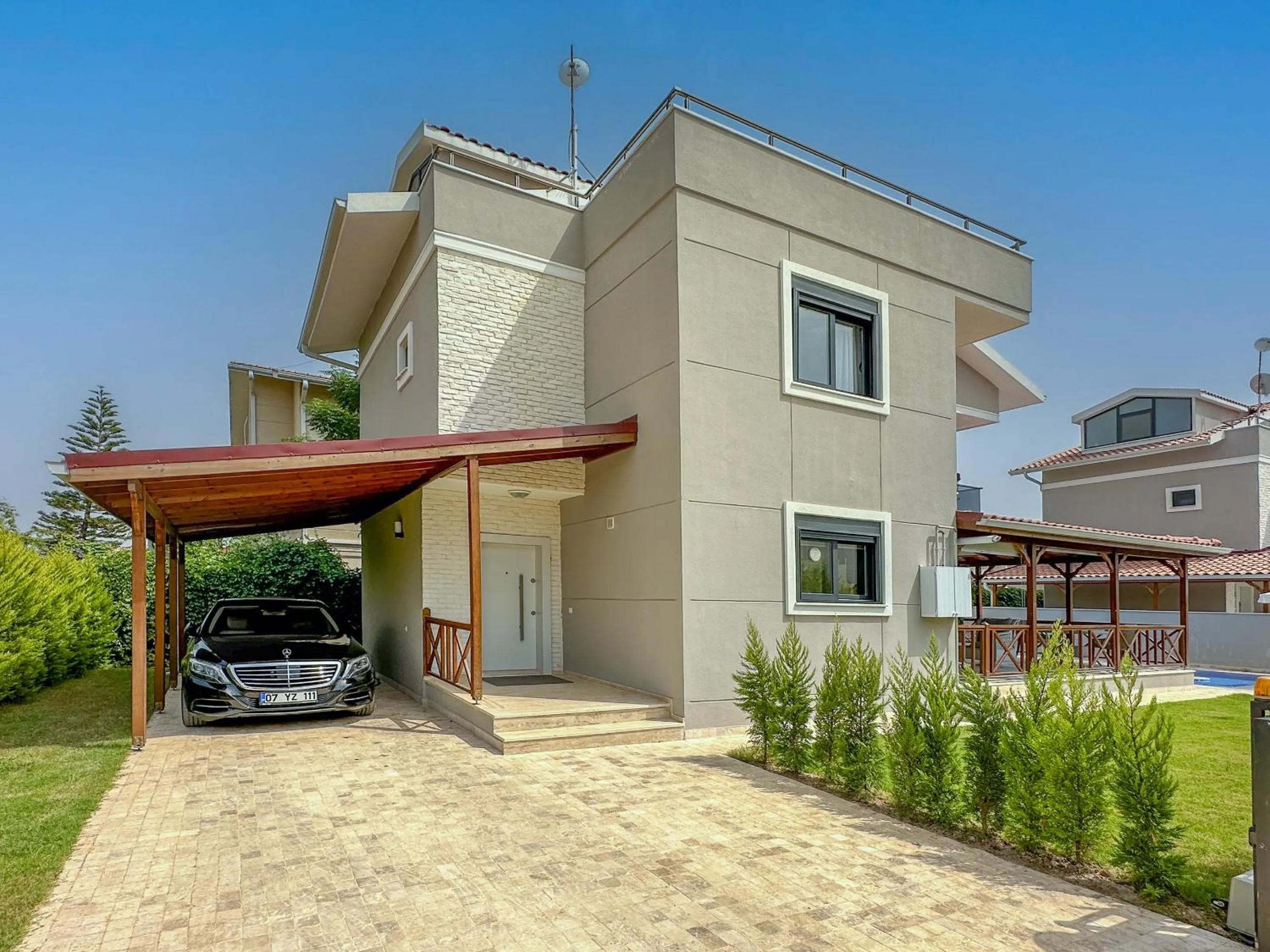 Property building in Paradise Town Villa Majesty