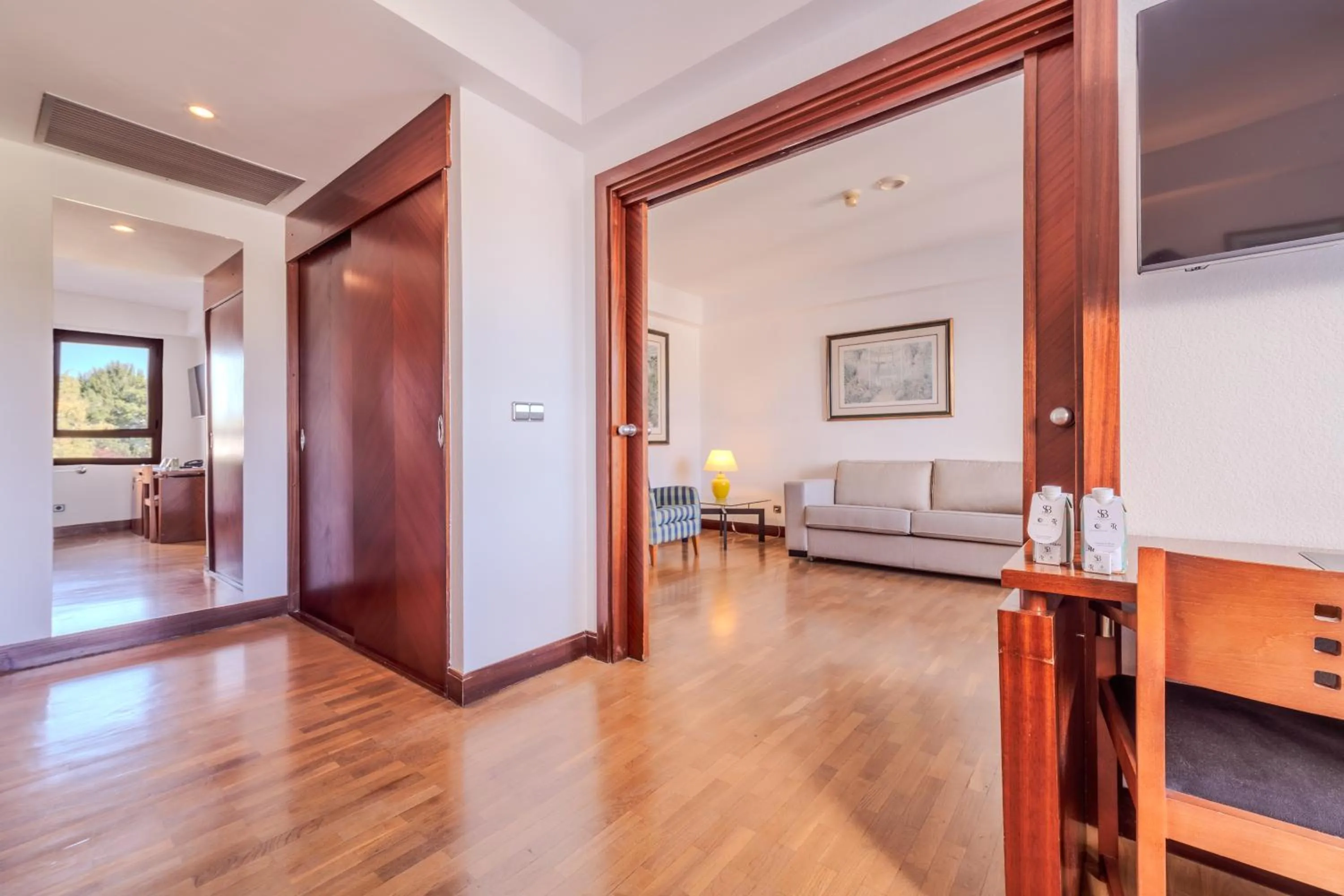 Bedroom, Bed in Hotel ITC Ciudad de Haro