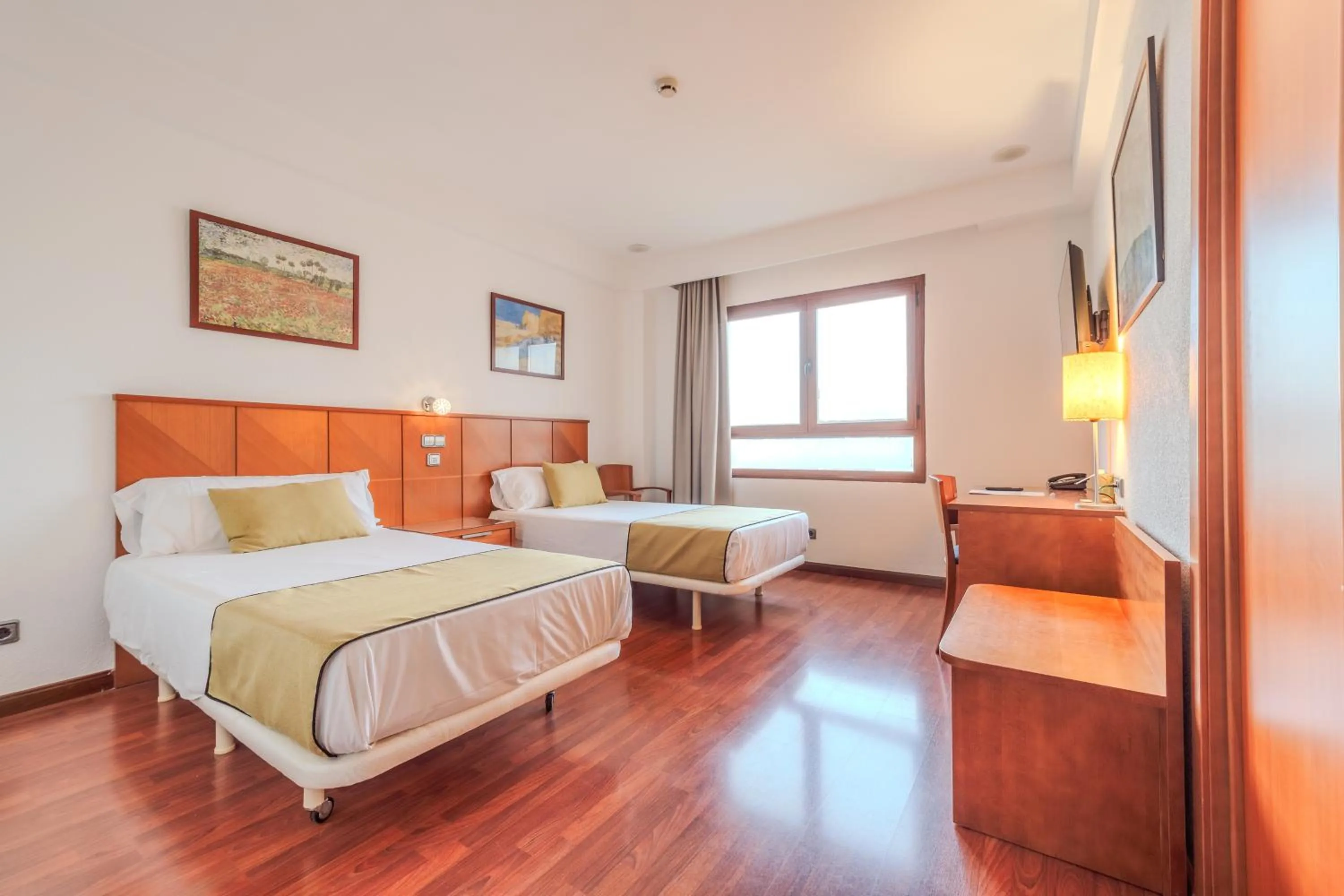 Bedroom, Bed in Hotel ITC Ciudad de Haro