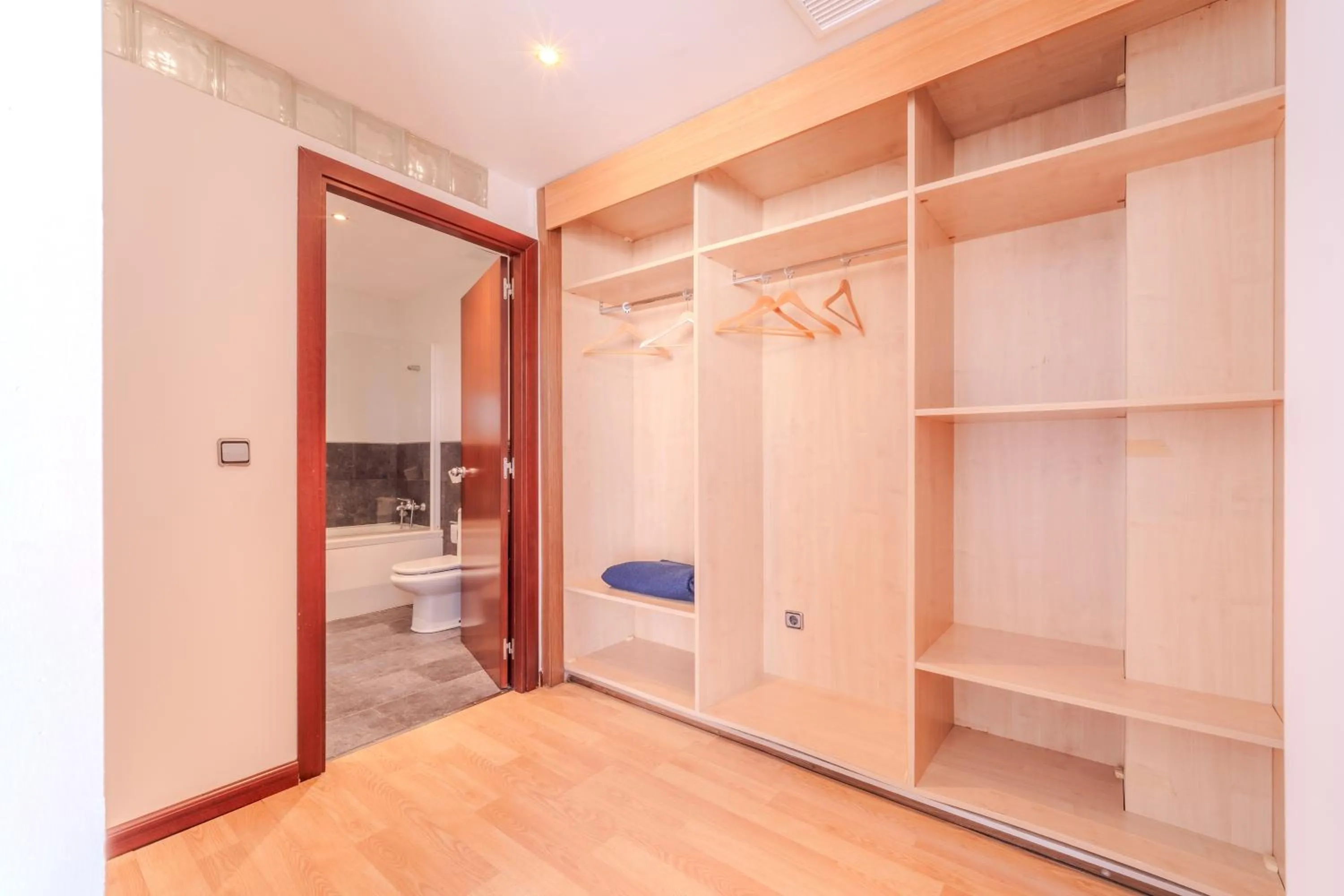 Bedroom, Bed in Hotel ITC Ciudad de Haro