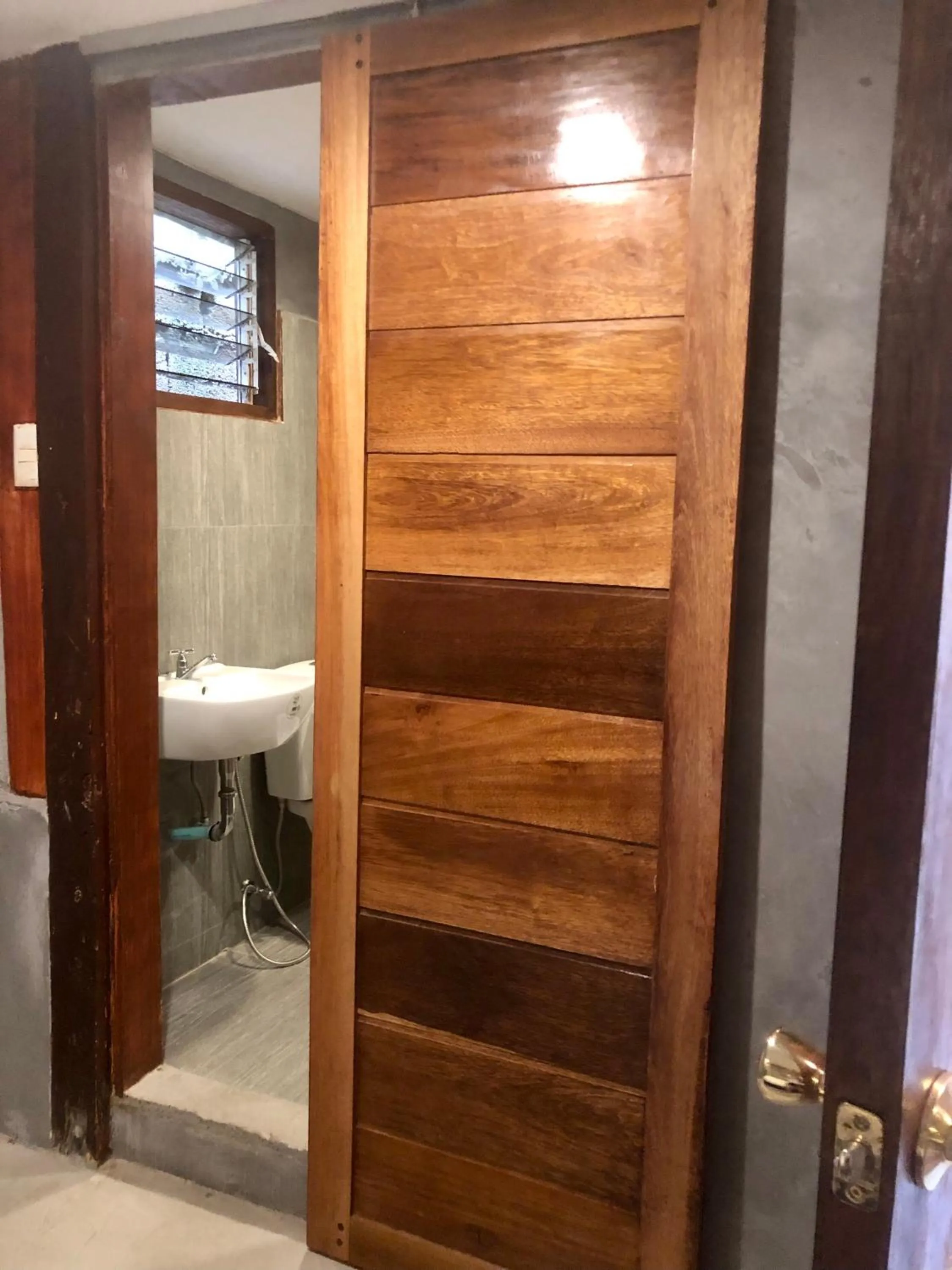 Bathroom in RL Harbor Inn