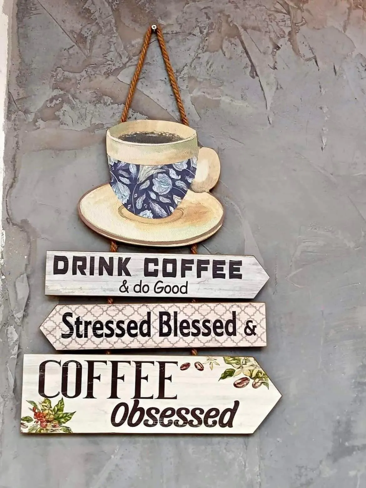 Coffee/tea facilities in RL Harbor Inn