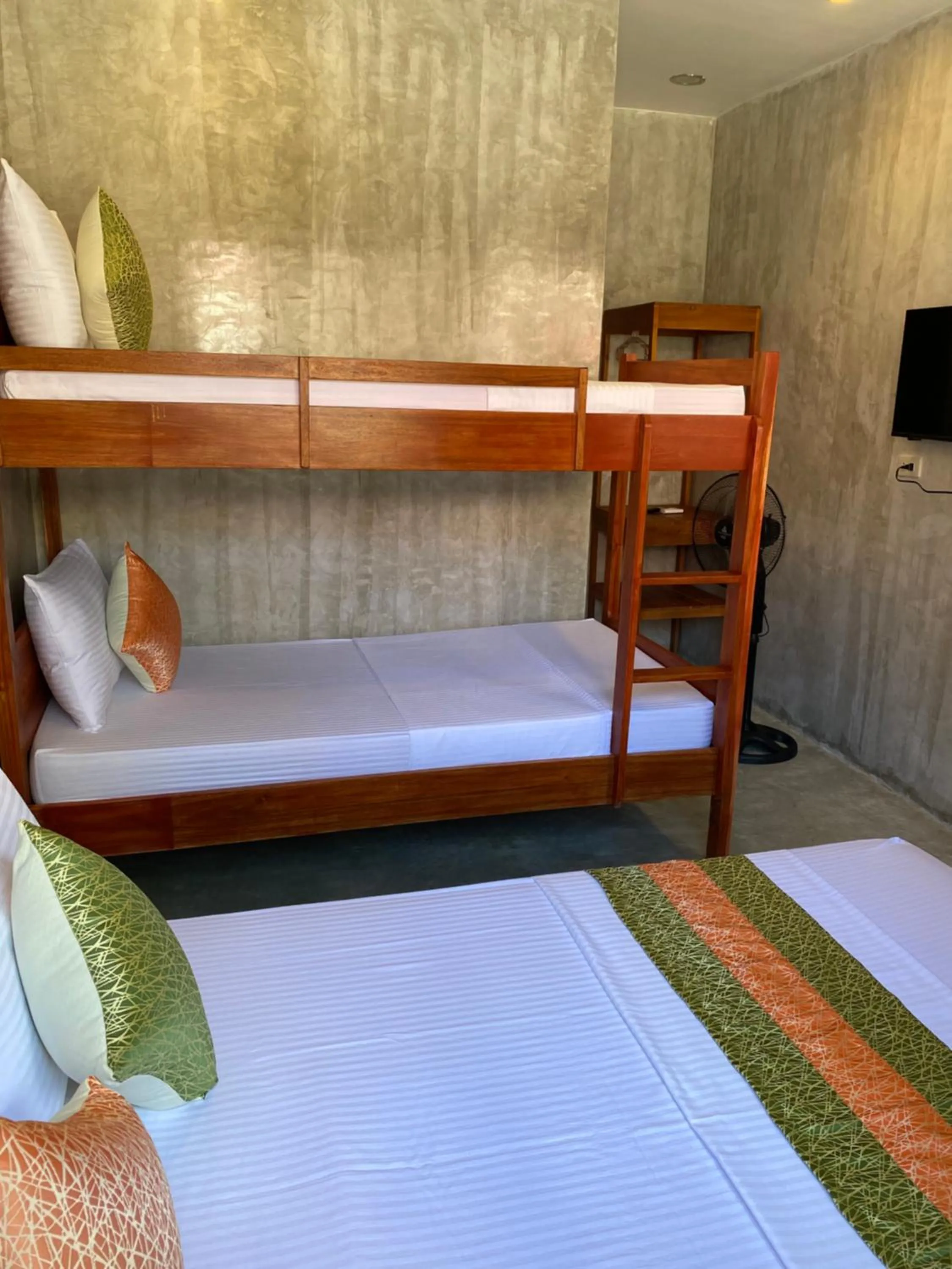 Bed in RL Harbor Inn