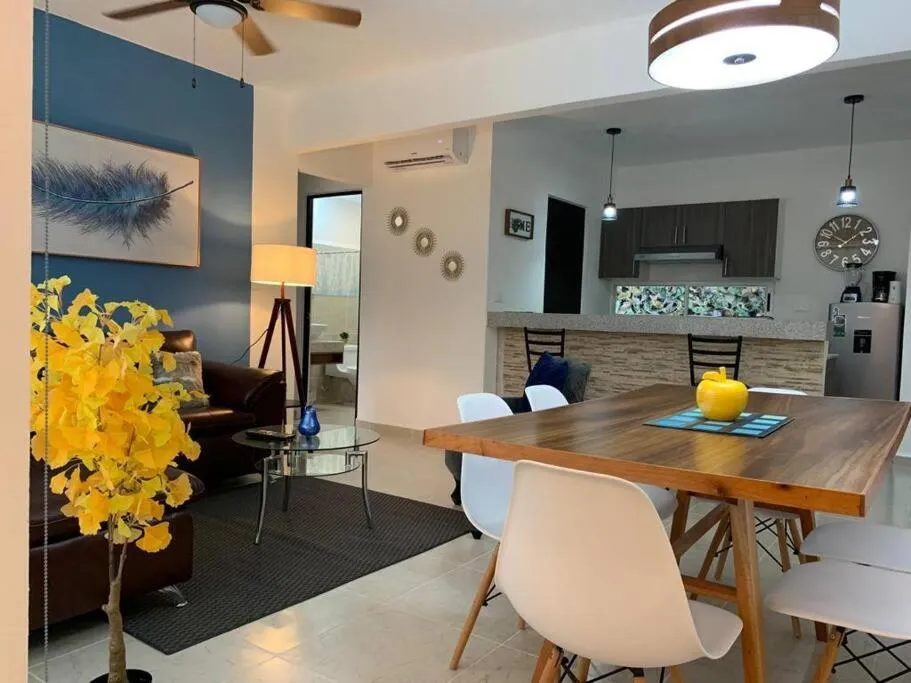 Hermoso apartamento piscina, céntrico, área libre.